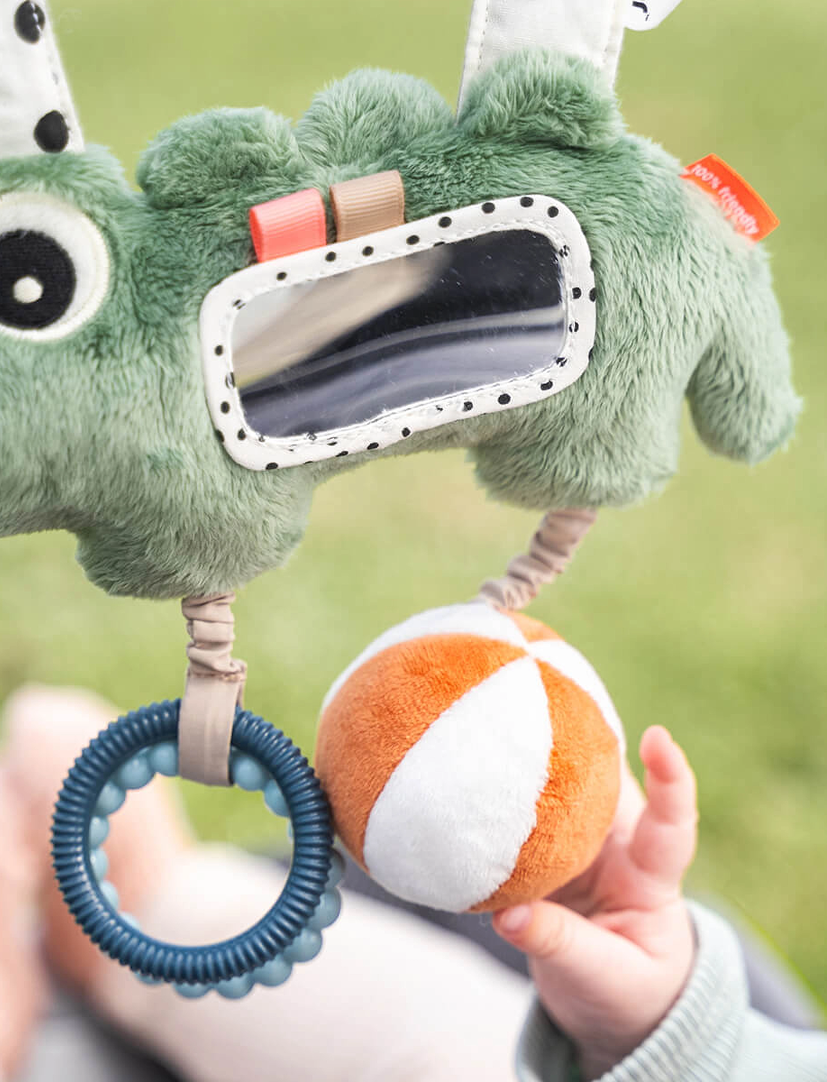 Done by Deer - Hanging activity toy Croco Green - kinderwagen-spielzeug - green - 4