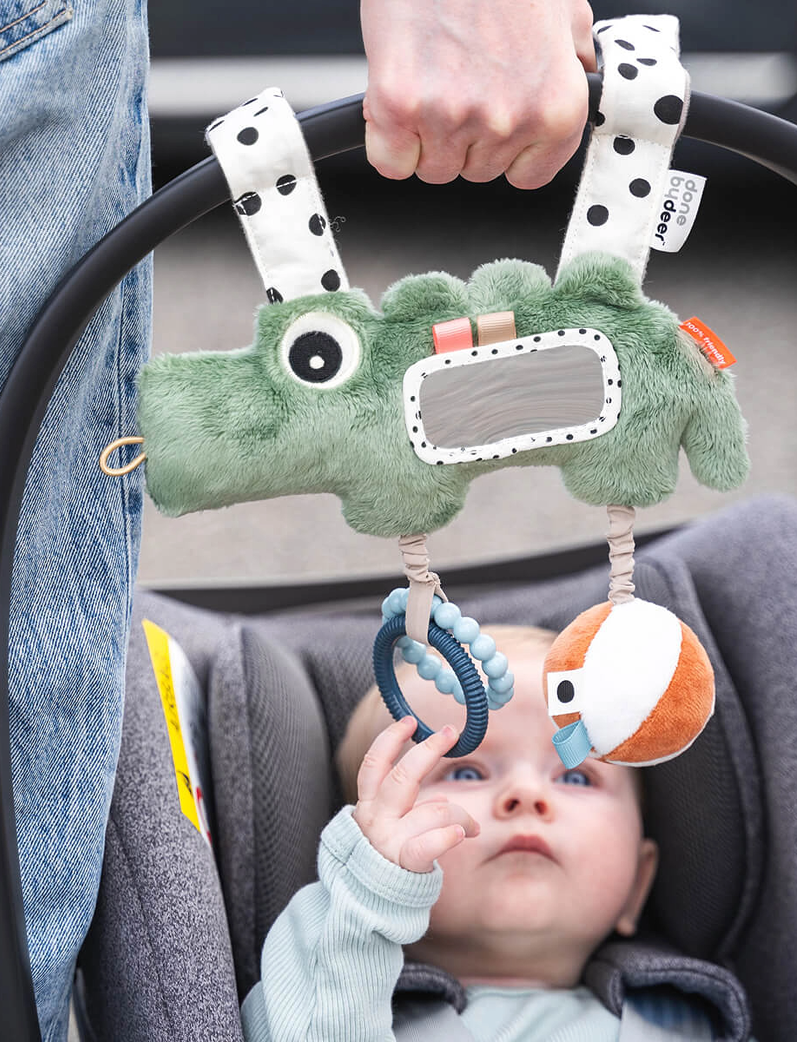 Done by Deer - Hanging activity toy Croco Green - kinderwagen-spielzeug - green - 5