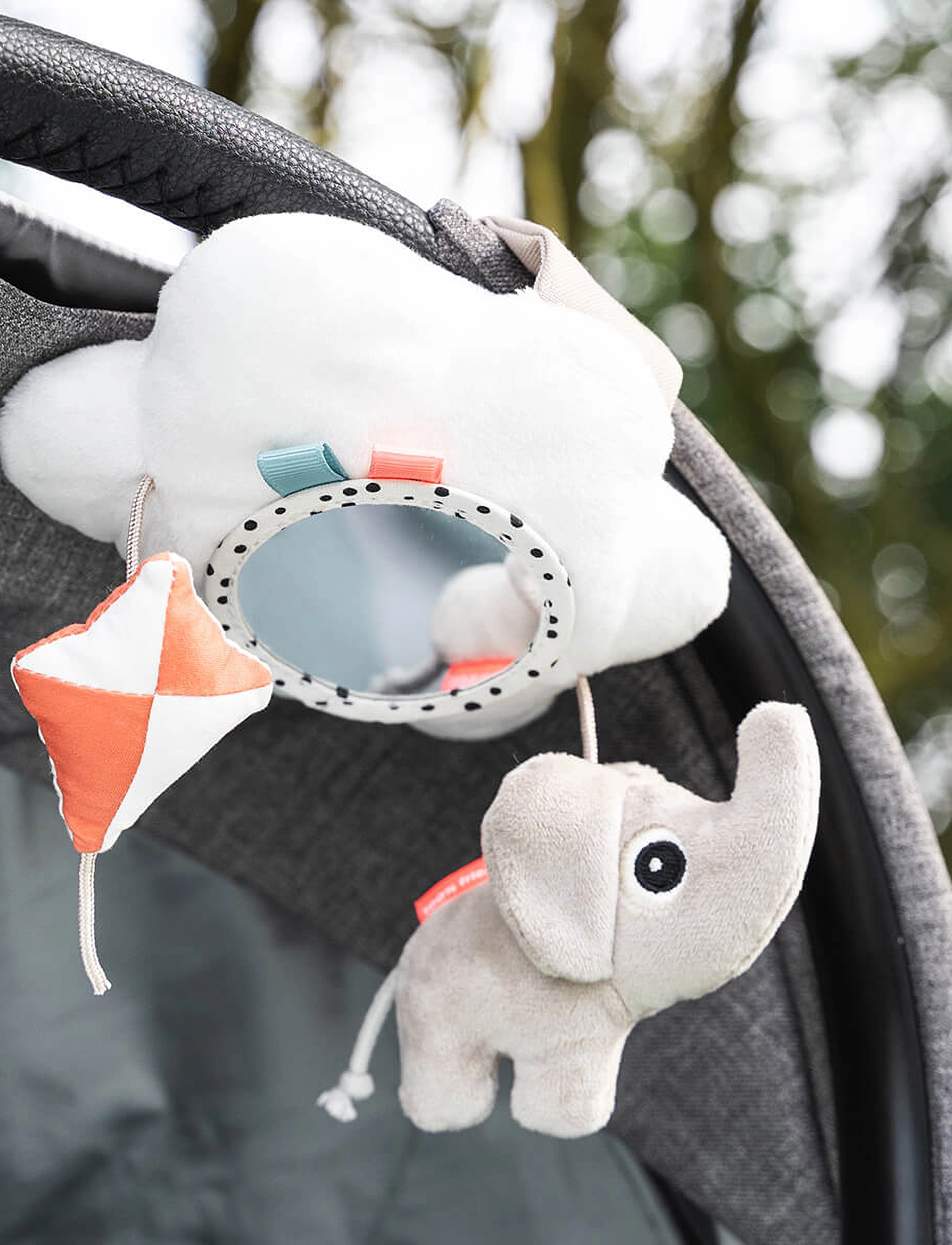 Done by Deer - Pram mobile Playground Colour mix - kinderwagen-spielzeug - colour mix - 2