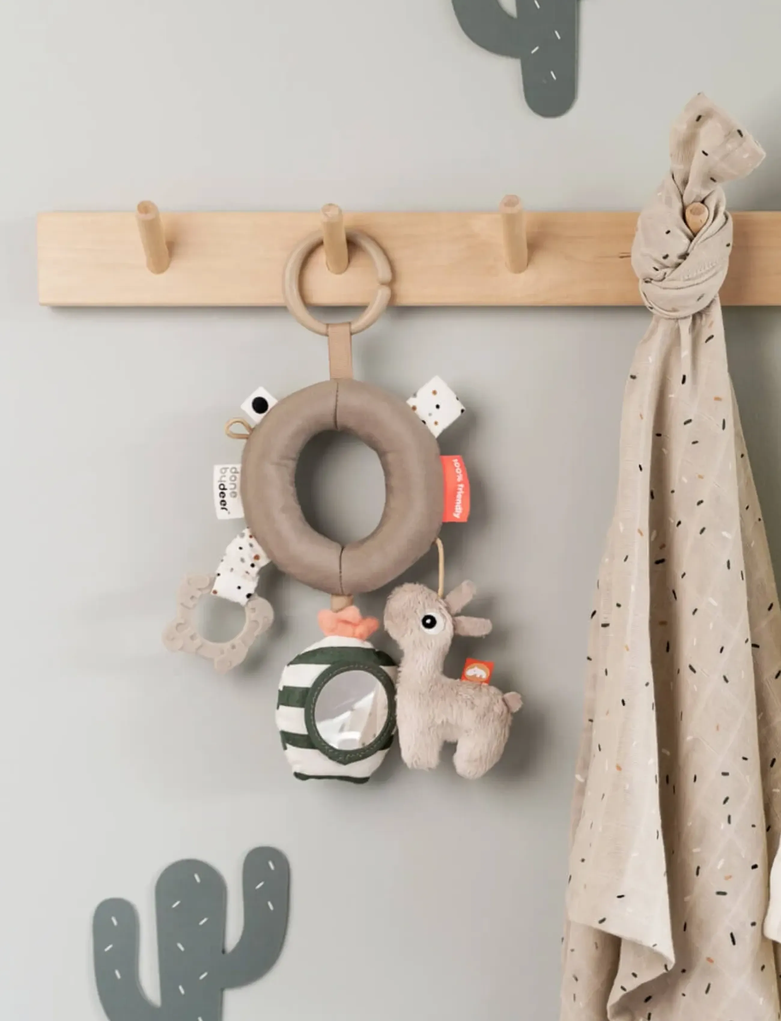Done by Deer Activity Ring Lalee Sand, 25X 21 cm, Multi/patterned, Educational Legetøj > Activity Legetøj, Børn