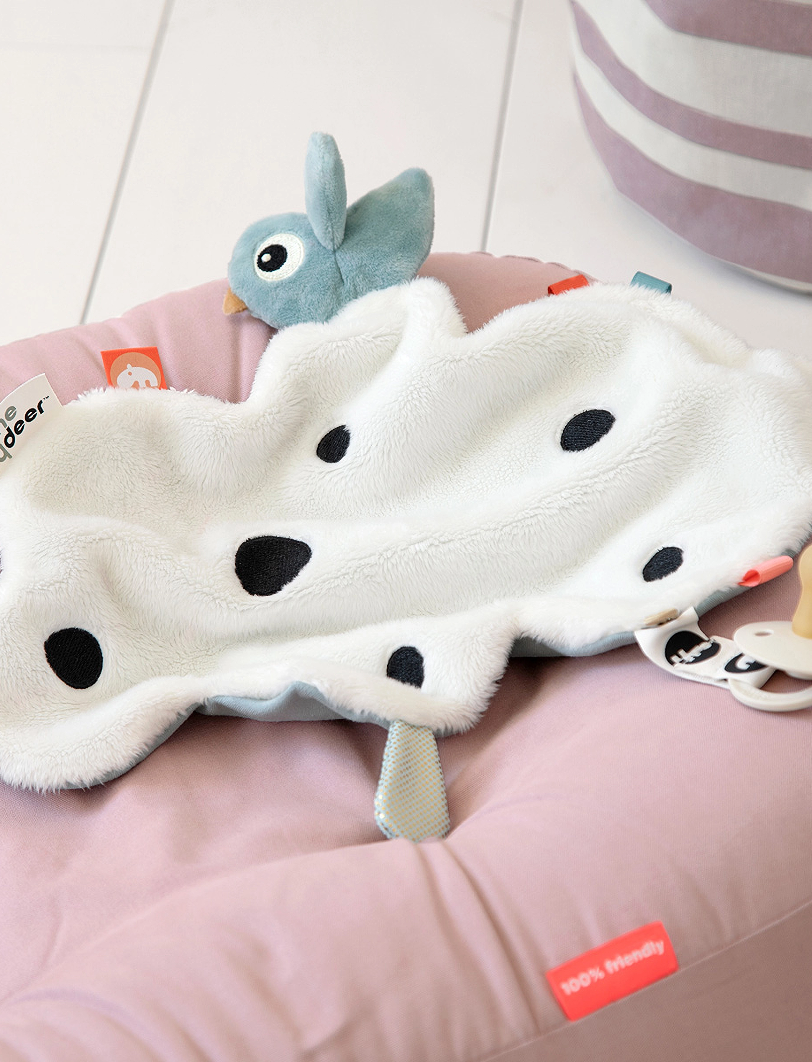 Done by Deer Comfort Blanket Happy Clouds Blue, 33X37X3 cm, Pacifiers & Accessories, Blau - Pacifier Clips, Kinder