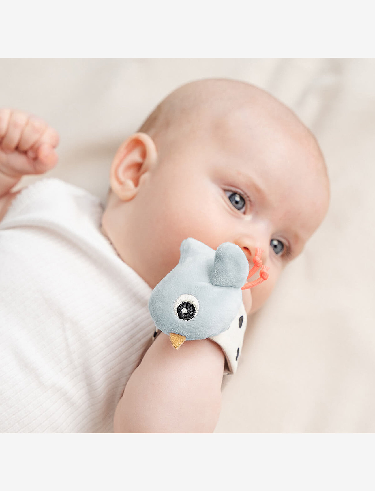 Done by Deer - Håndledsranglesæt 2 stk. Happy clouds Blå - interaktivt legetøj - blue - 4