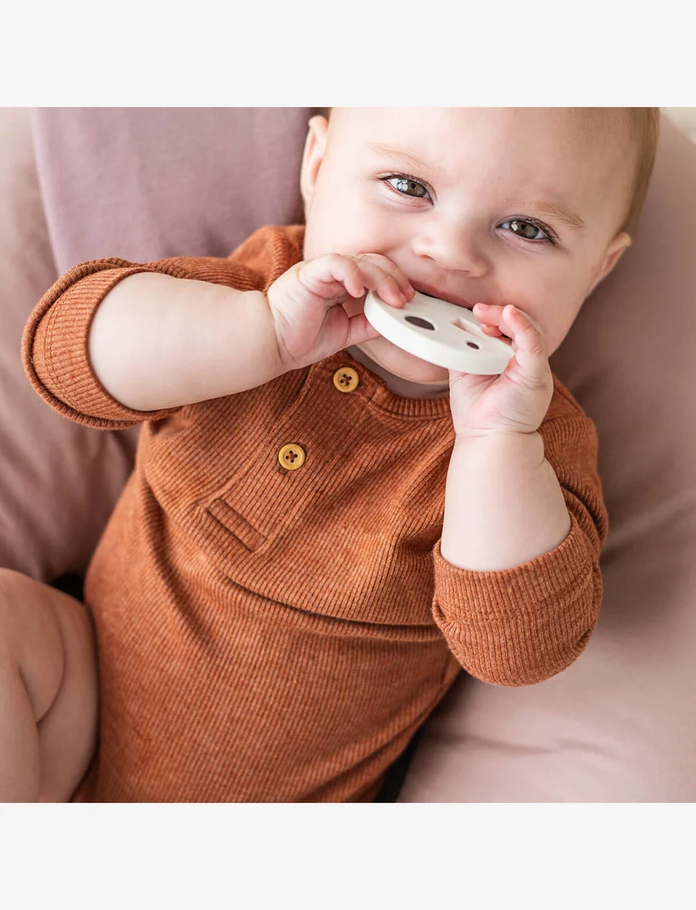 Done by Deer - Tiny grip toy Ozzo Colour mix - interaktives spielzeug - colour mix - 3