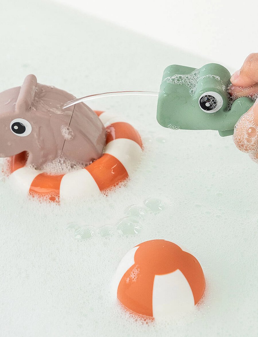 Done by Deer - Bath squirter toy Croco Green - andere wasserspielzeuge - green - 3