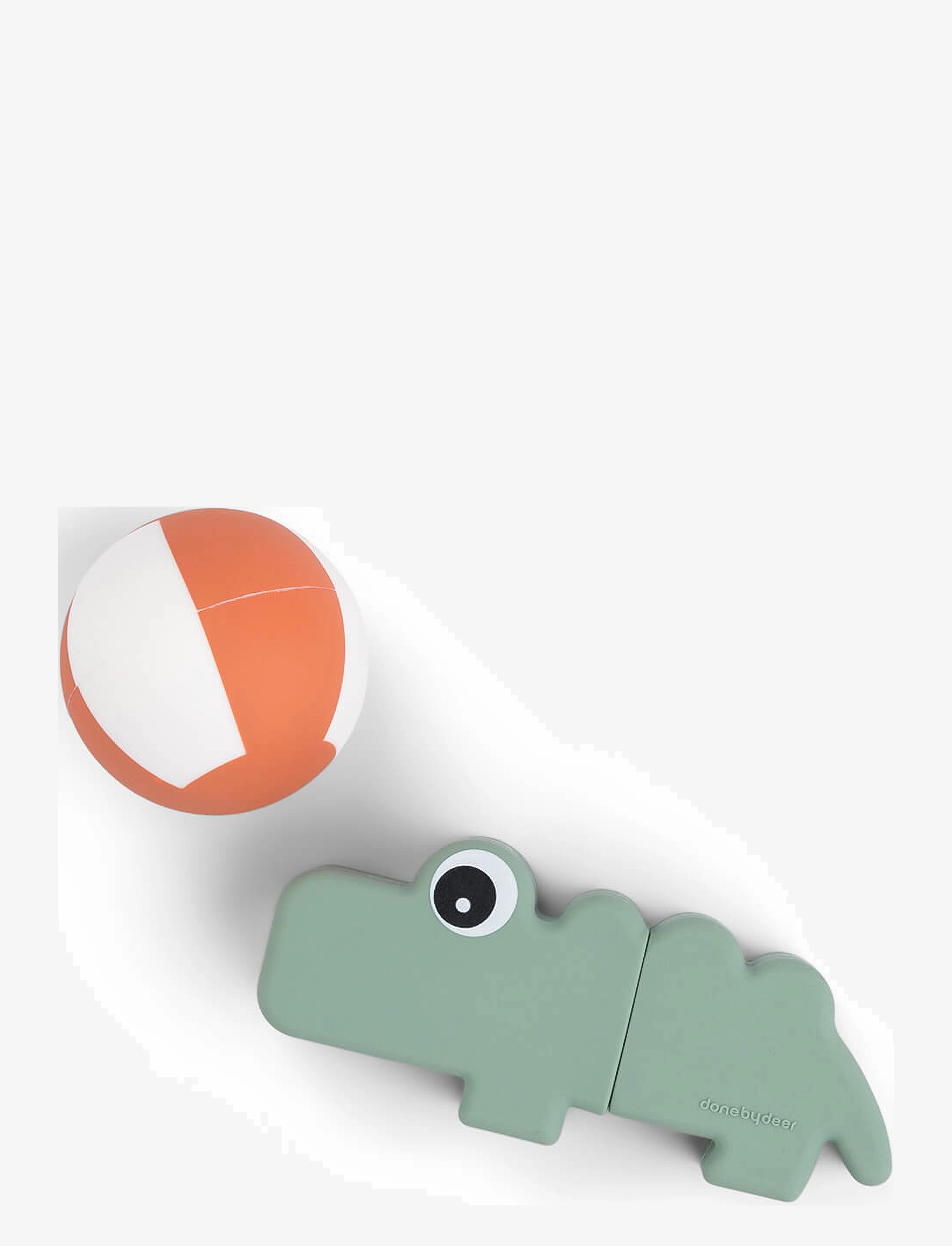 Done by Deer - Bath squirter toy Croco Green - andet vandlegetøj - green - 1