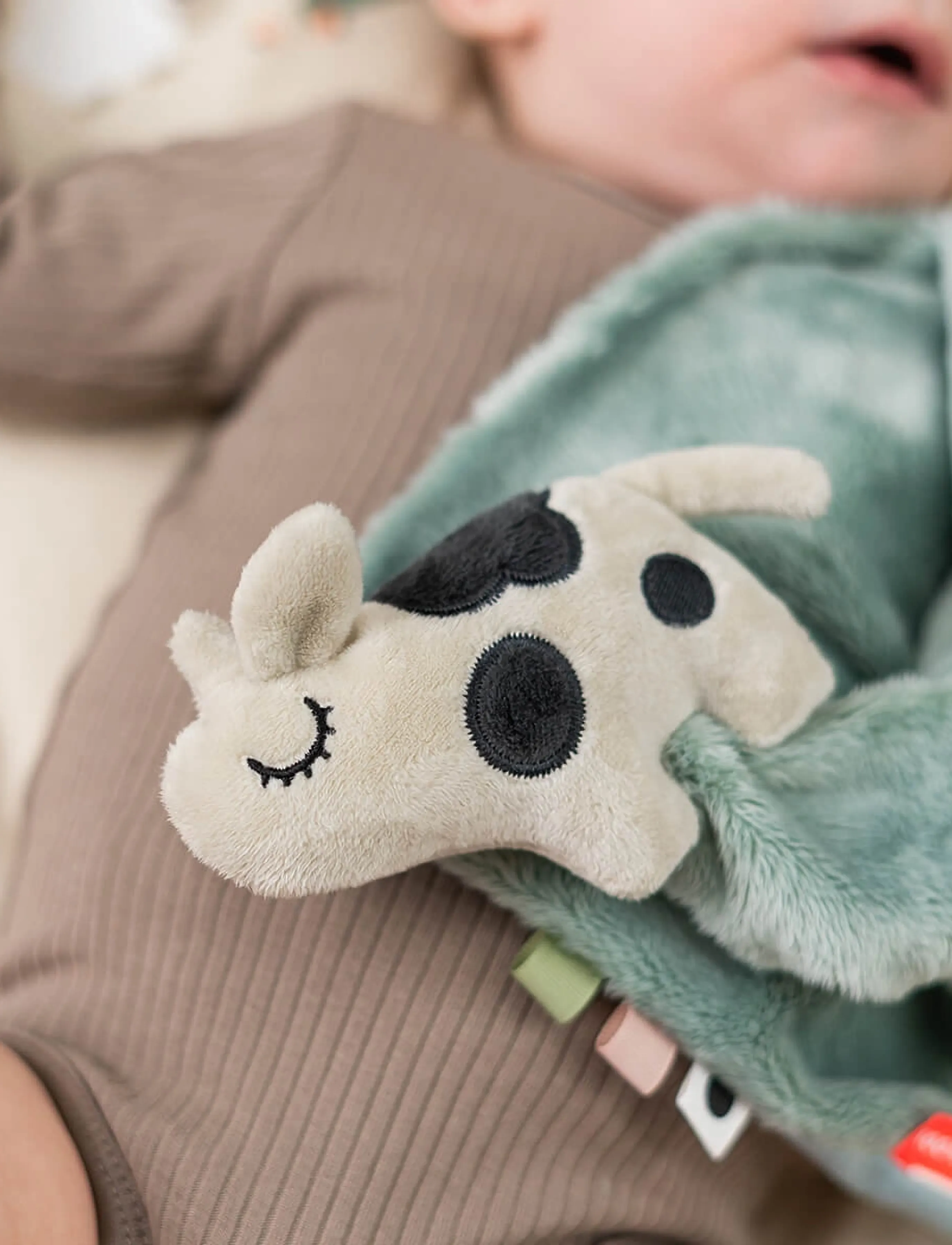 Done by Deer - Comfort blanket Dotti Blue - schmusetuch - blue - 4