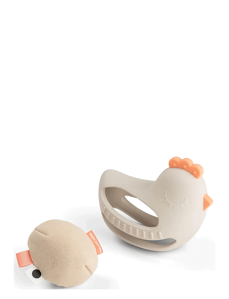 Done by Deer - Grip & teether toy w/rattle Clucky Sand - beißspielzeug - sand - 2