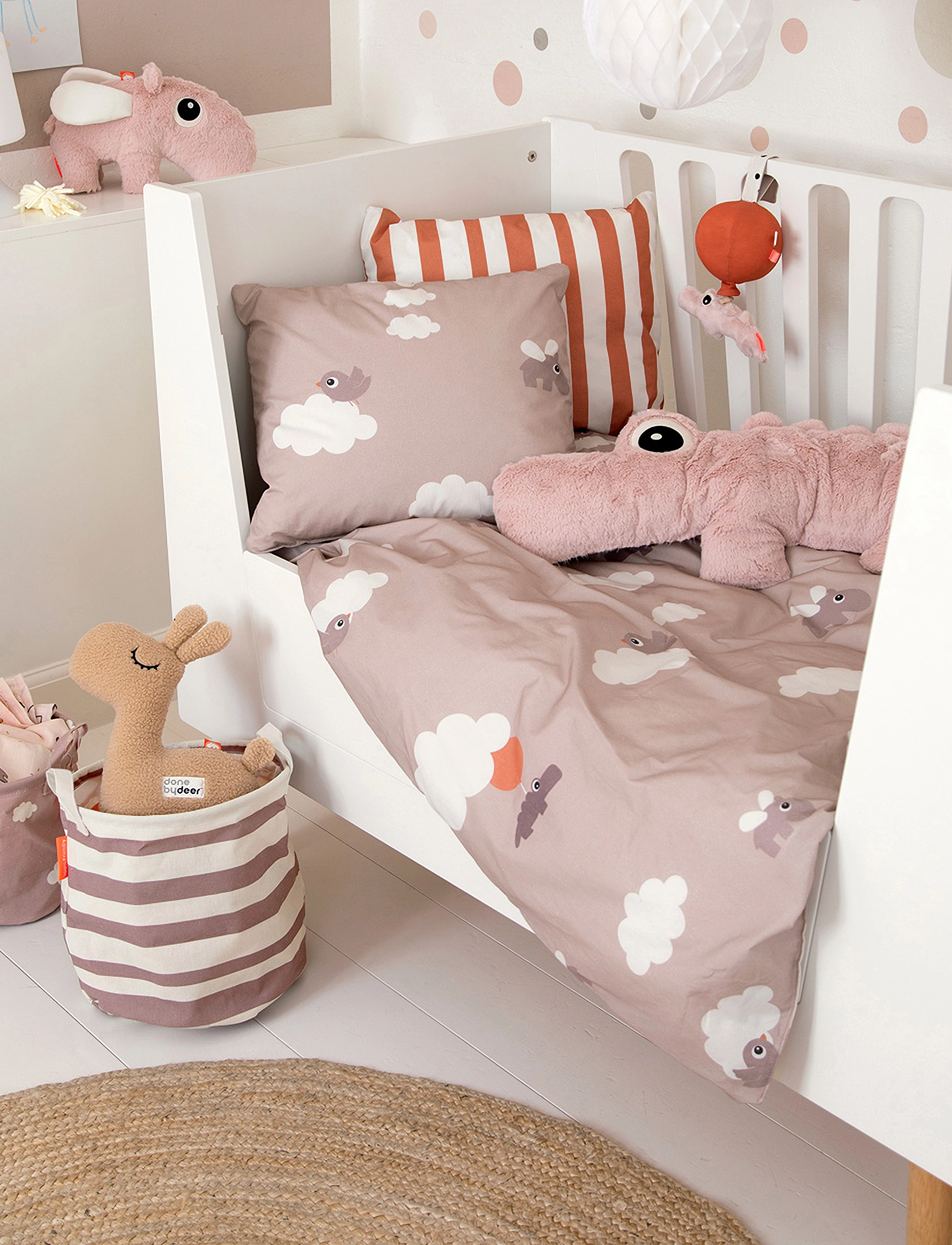 Done by Deer Musical Toy Happy Clouds Croco Powder, One Size, Orange, Baby Legetøj > Musical Plush Legetøj, Børn