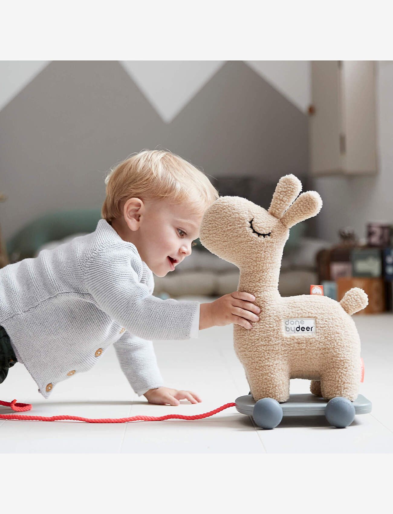 Done by Deer - Pull along 2-in-1 toy Lalee Sand - træklegetøj - sand - 2