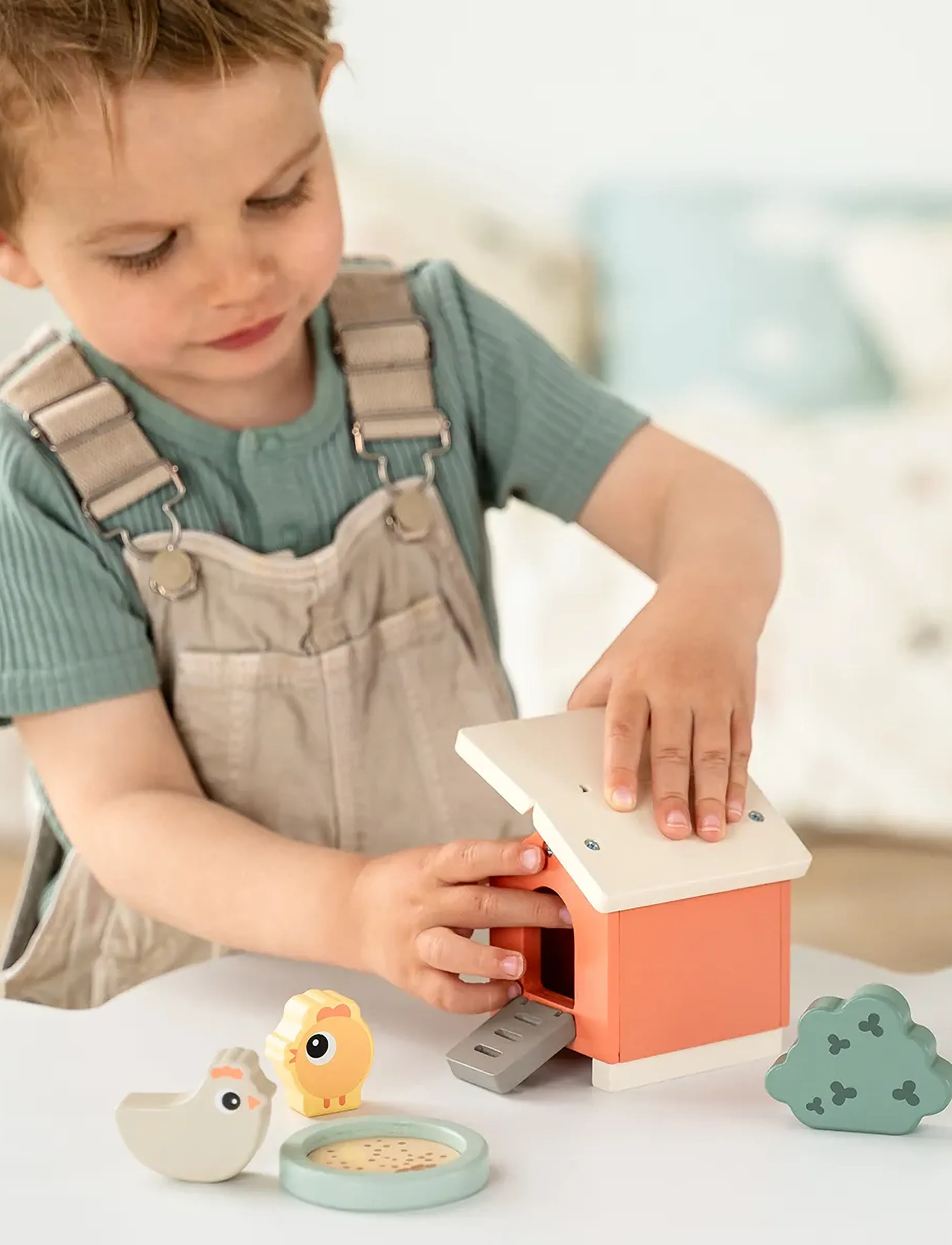 Done by Deer - Tiny farm play set Clucky Colour mix - wooden figures - colour mix - 5