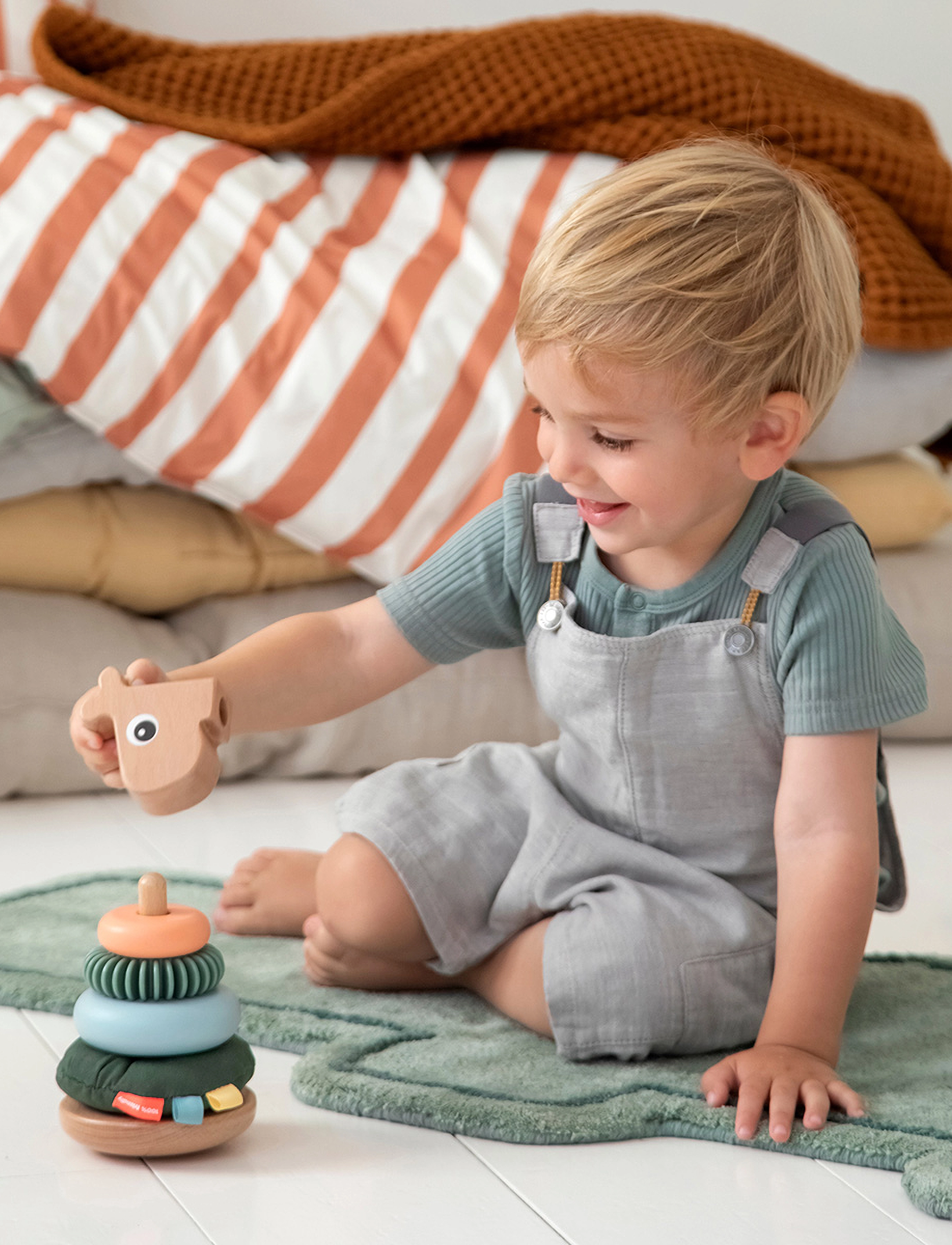 Done by Deer Stacking Tower Raffi Colour Mix, One Size, Multi/patterned, Educational Legetøj > Stackable Blocks, Børn
