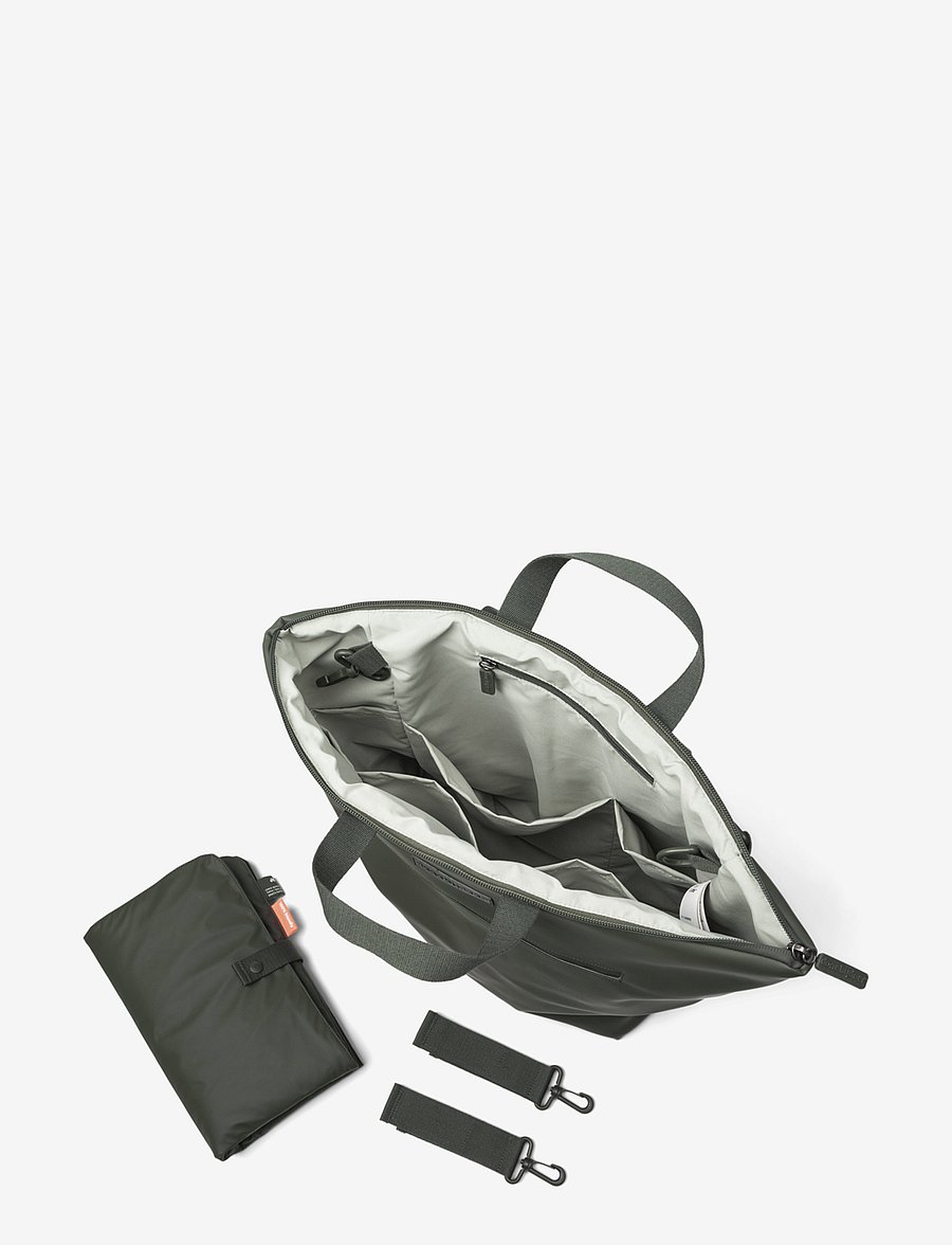 Done by Deer - Changing backpack Green - skötväskor - dark green - 3