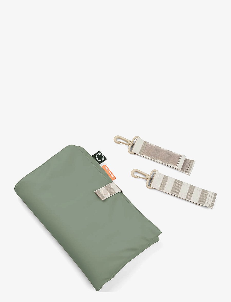 Done by Deer - Quilted changing bag Green - skötväskor - green - 1