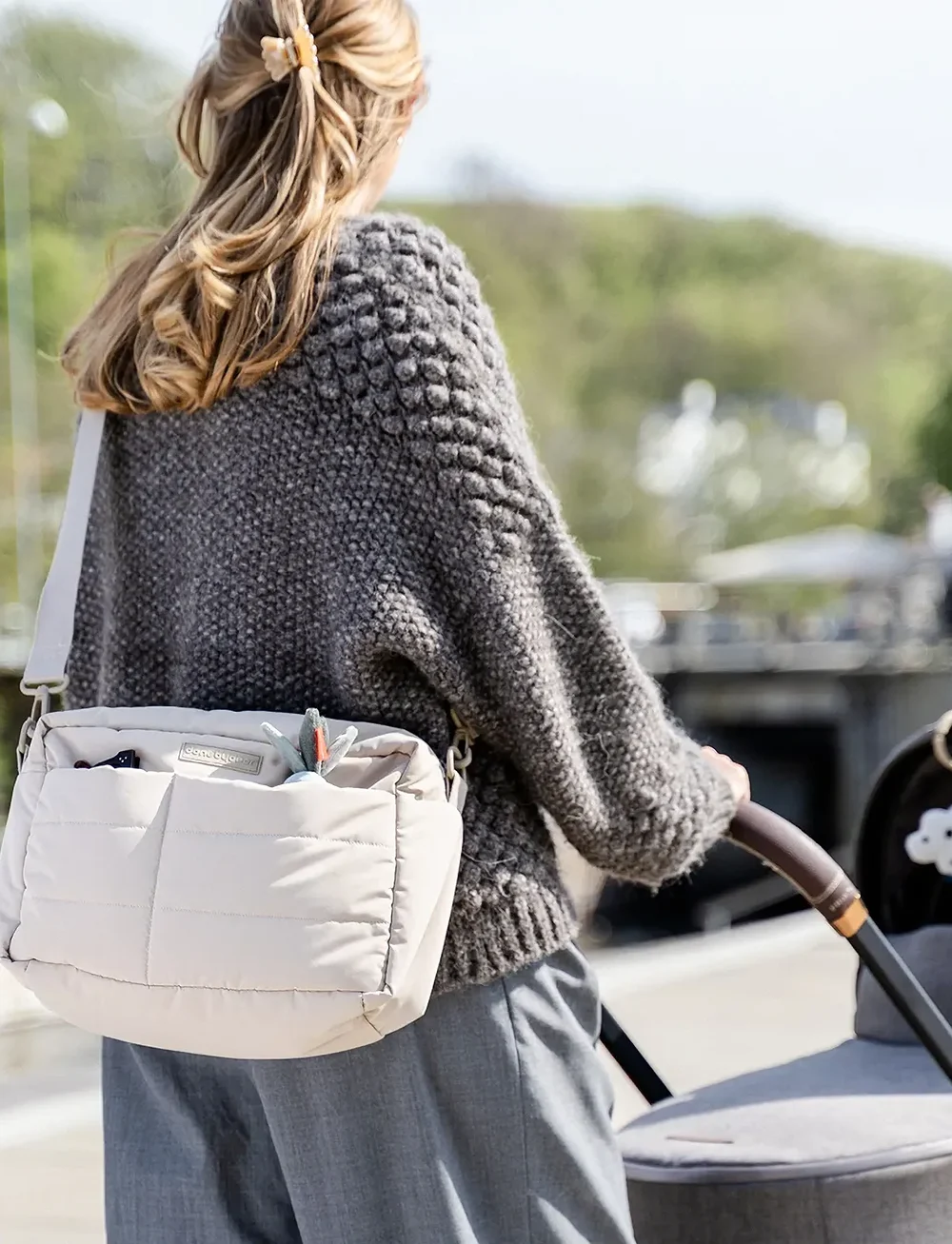 Done by Deer - Quilted stroller bag Sand - skötväskor - sand - 0