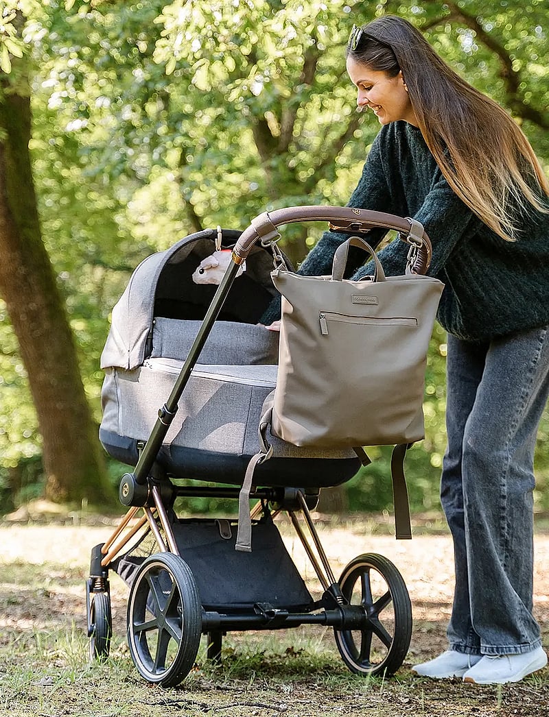 Done by Deer - Changing backpack Taupe - skötväskor - taupe - 0