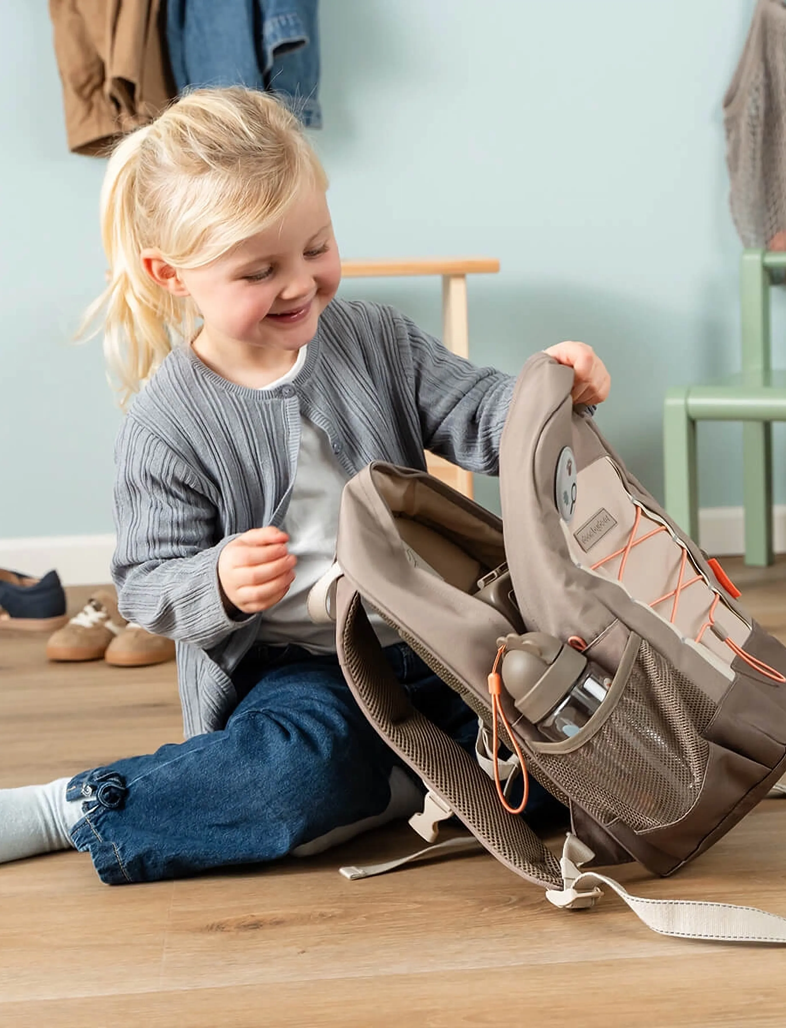 Done by Deer Junior Backpack Tiny Trails Sand 13 L, 25.5X 15X H 35 cm, Bags, Grau - Backpacks, Kinder