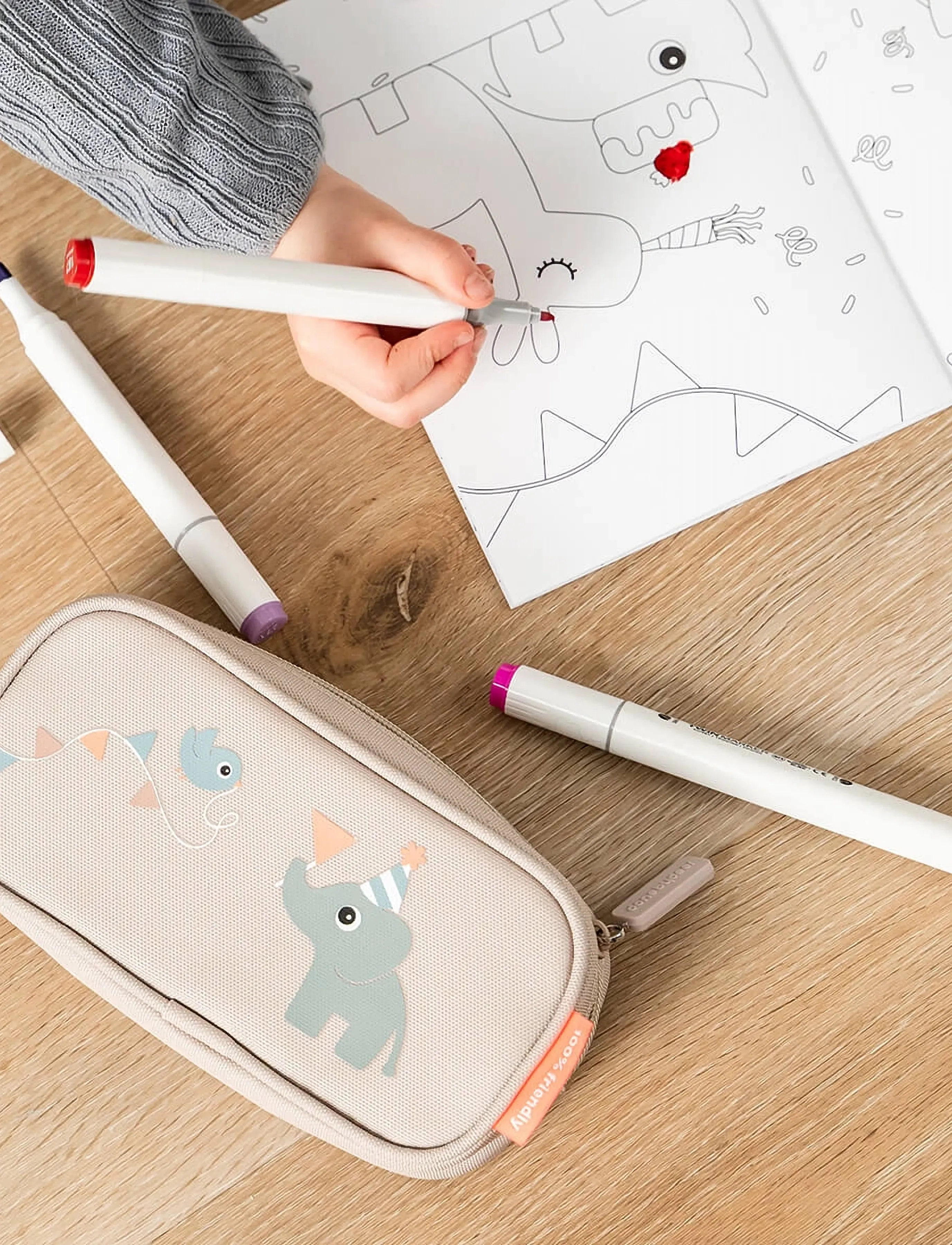 Done by Deer - Pencil case Celebration Sand - penalhuse - sand - 3