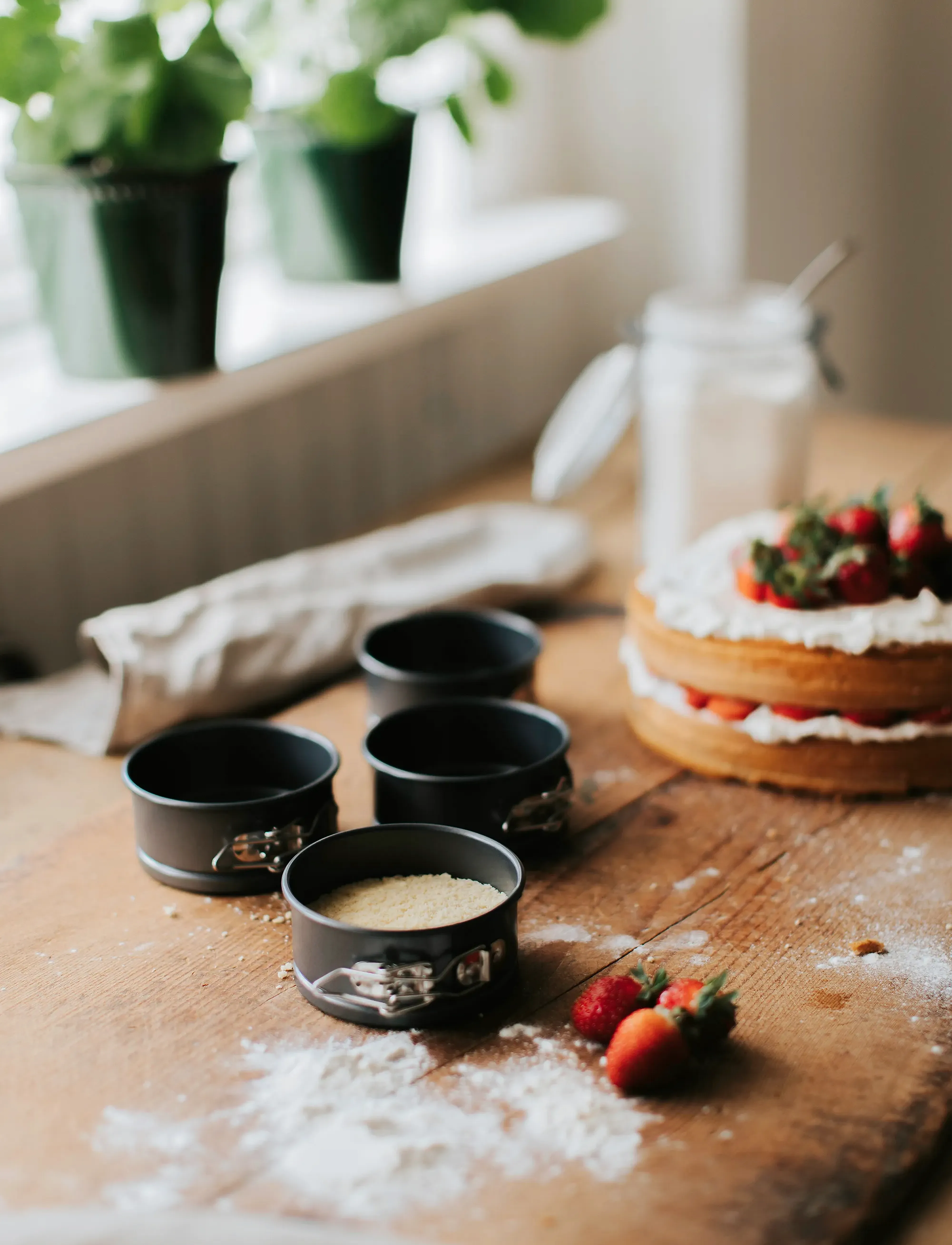 Dorre Karabo Springform I Kulstål, Ø 10 Cm, cm, Baking Tins, Gold - Cookies- & Cake Homeware