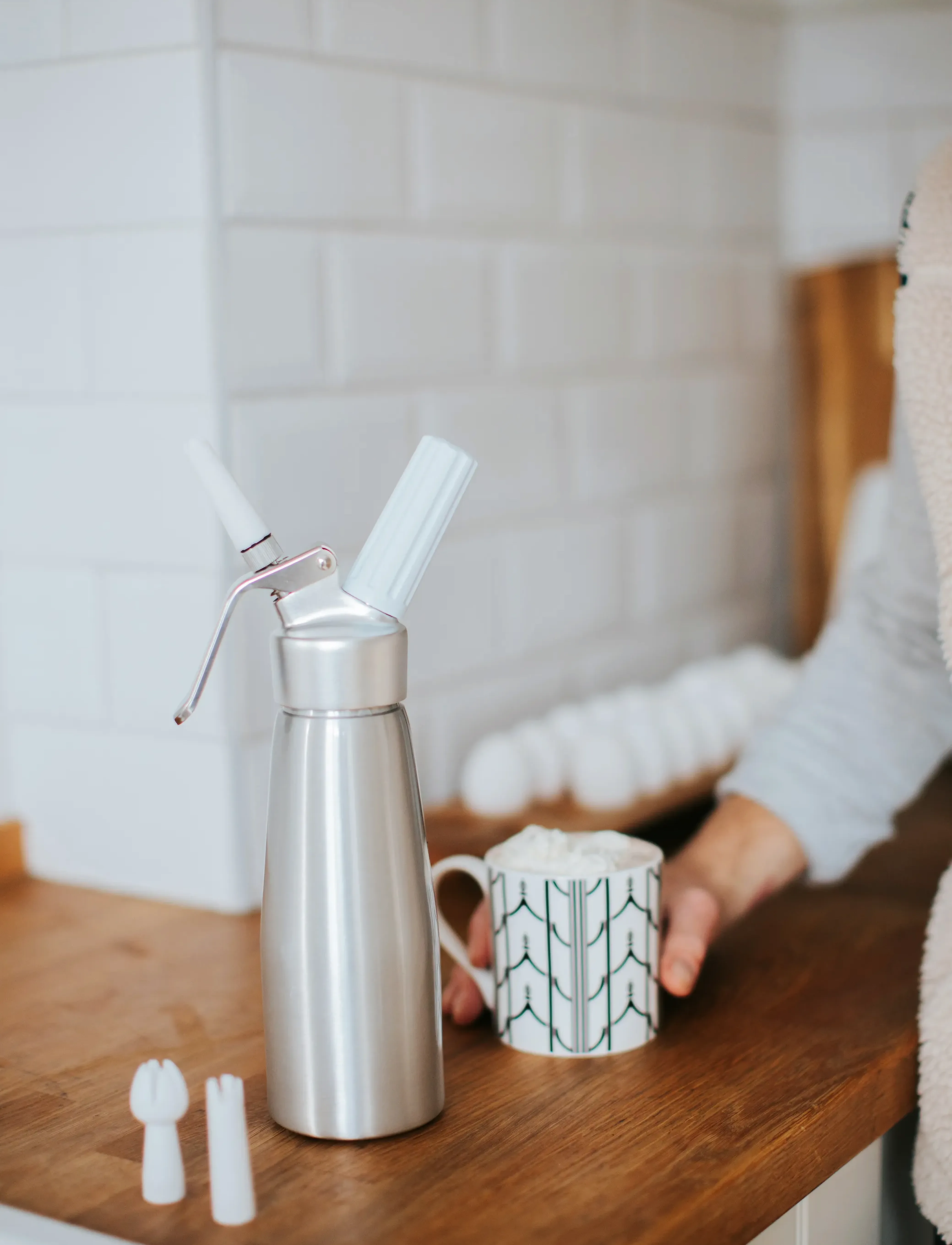 Dorre - Grette Whipped Cream Dispenser - Øvrige køkkenredskaber - silver - 3