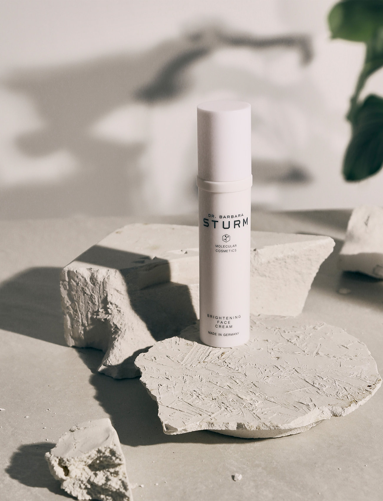 Dr. Barbara Sturm - Brightening Lotion - dagkräm - no color - 3