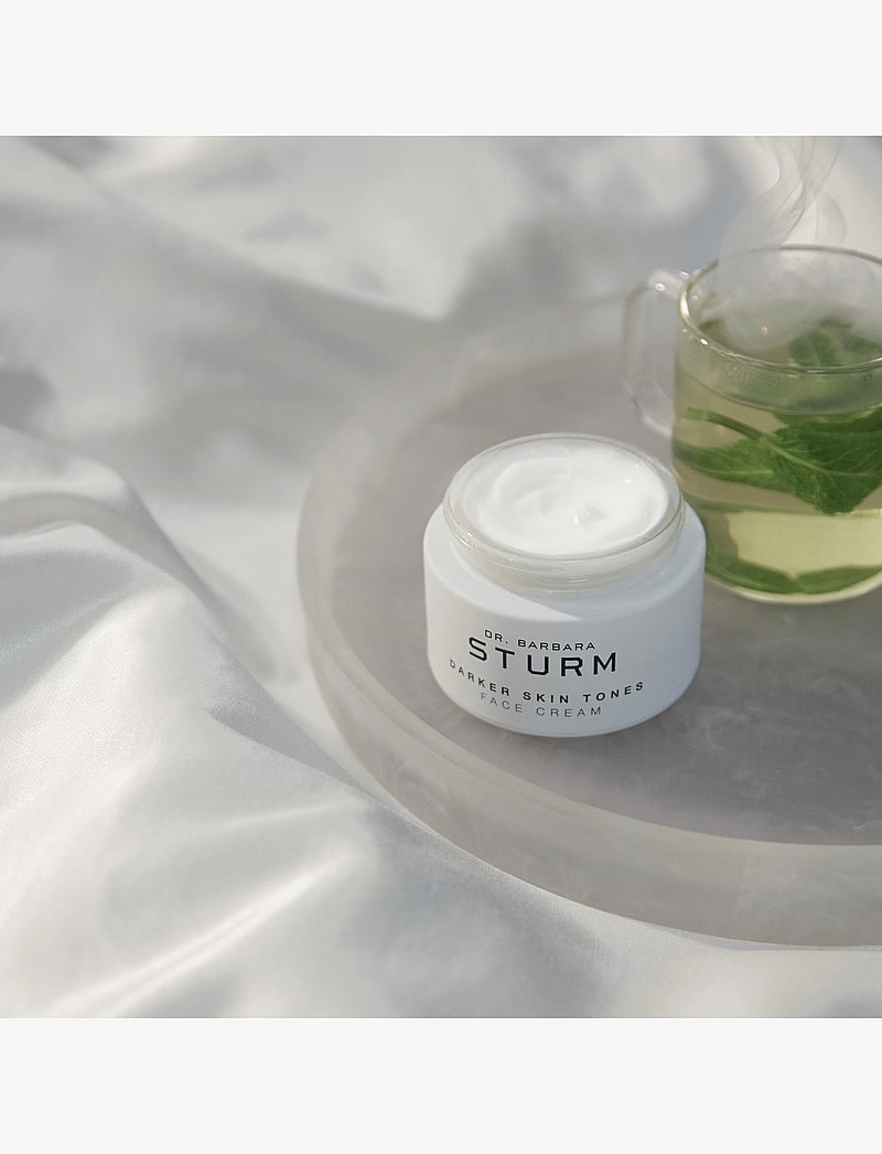 Dr. Barbara Sturm - Darker Skin Tones Face Cream - päevakreemid - no color - 3