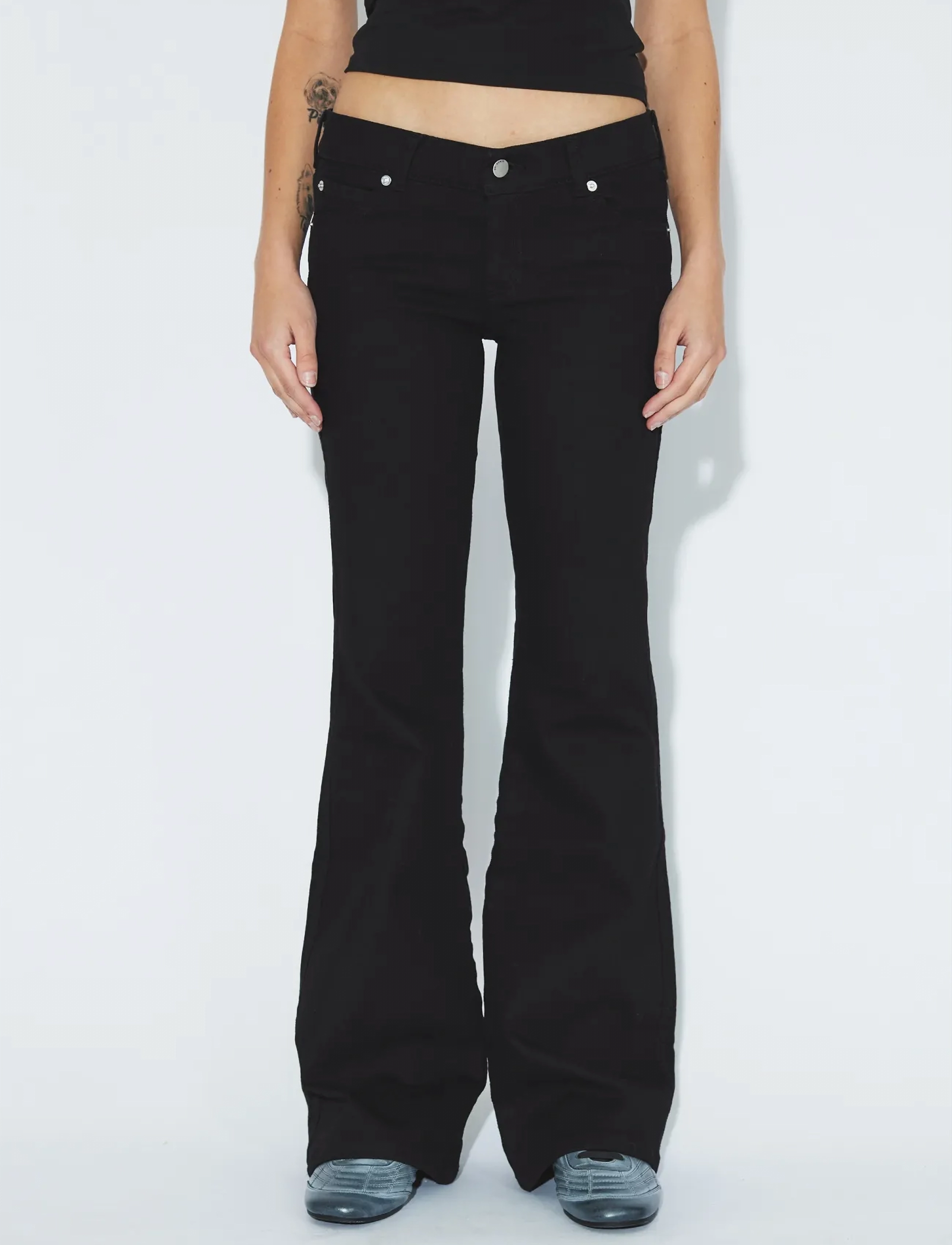Dr Denim - Kily Low Bootcut - alt laienevad teksad - solid black - 4
