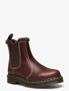 2976 Leonore Dark Brown Classic Pull Up, Dr. Martens