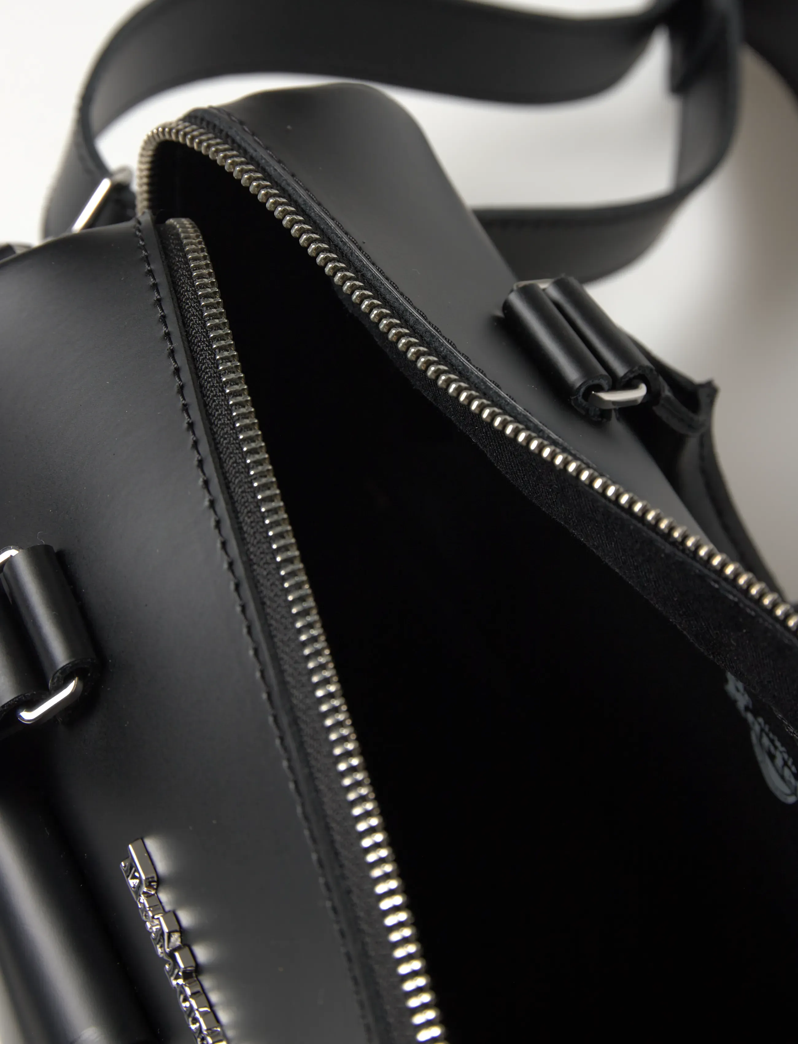 Dr. Martens - Top Handle Bag Black Kiev+Smooth - igapäevane stiil - black - 5