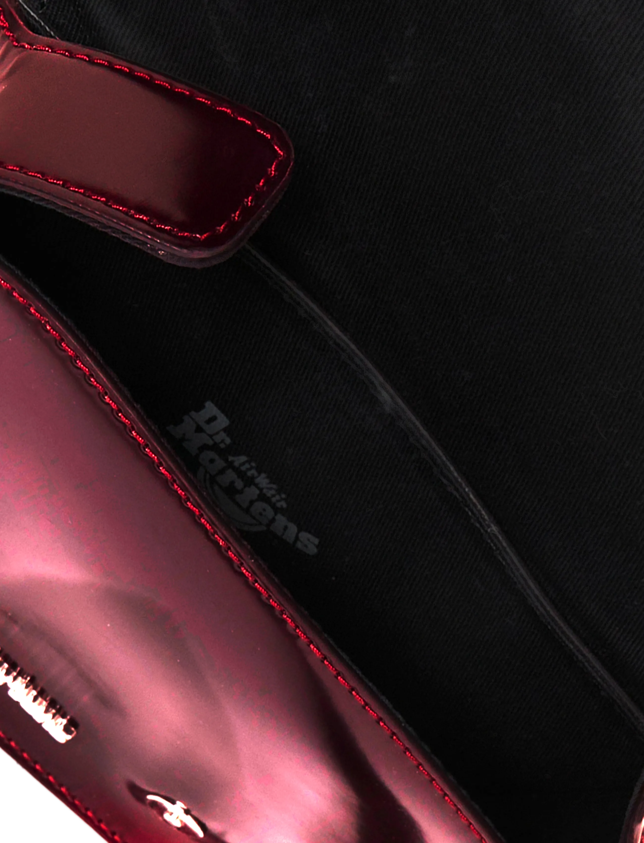 Dr. Martens - 7" Vegan Satchel Cherry Red Cambridge Brush - alltags-style - cherry red - 4