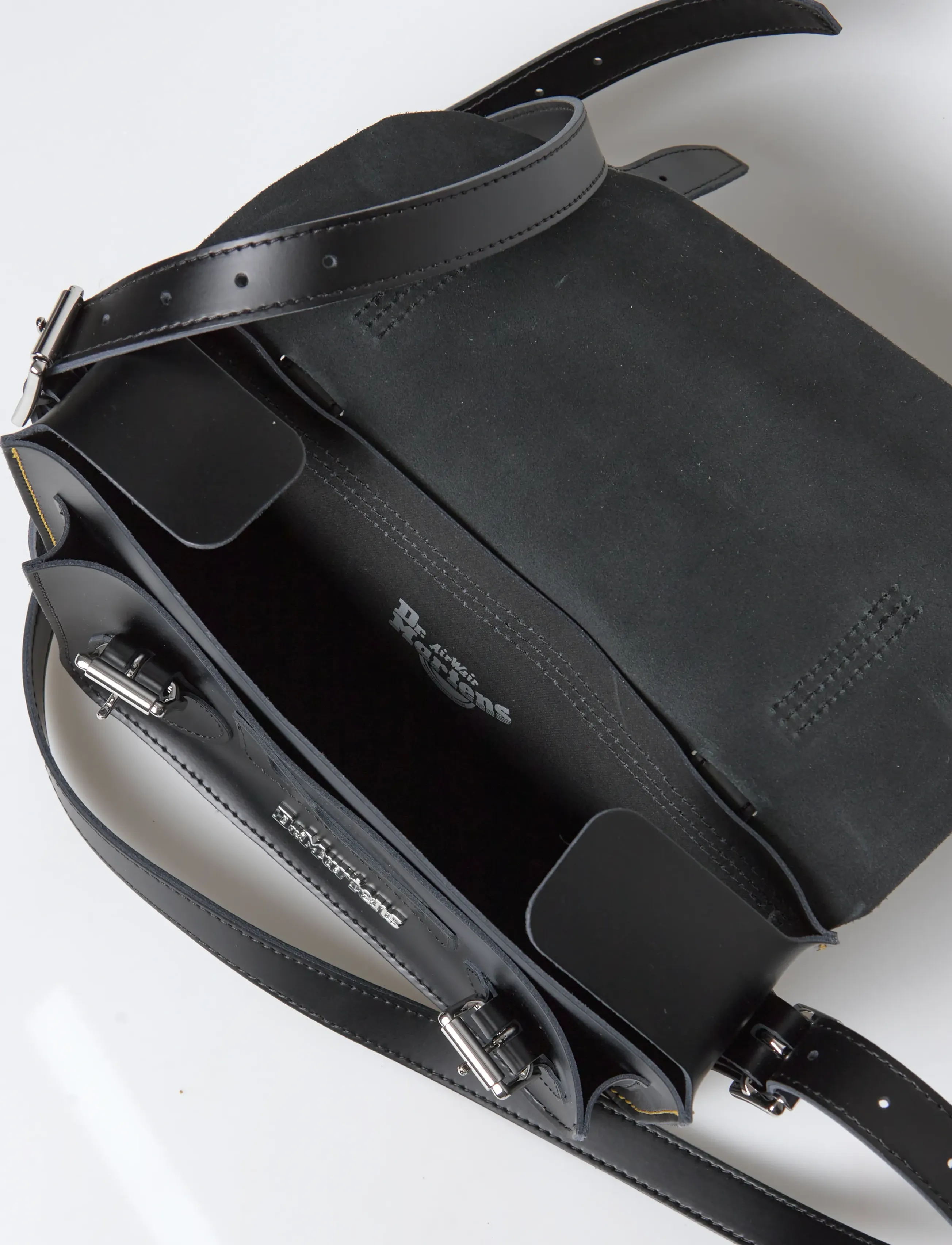 Dr. Martens - 11" Leather Satchel - black - 4