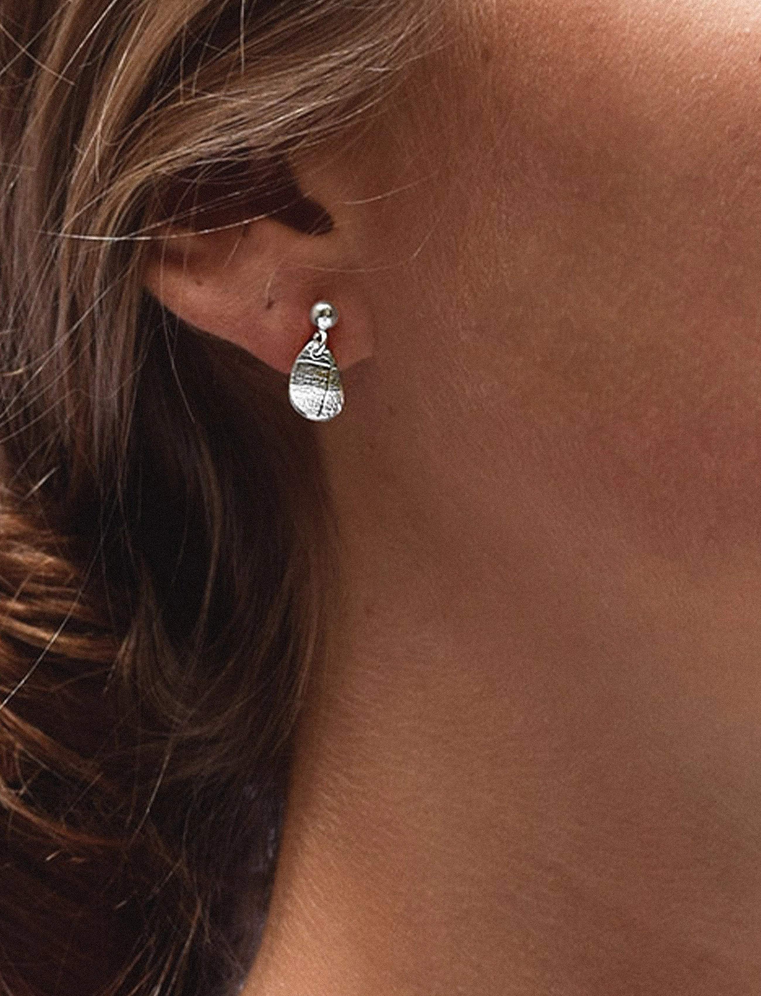 Drakenberg Sjölin Leaf Drop Studs, One Size, Earrings, Silber - Frauen