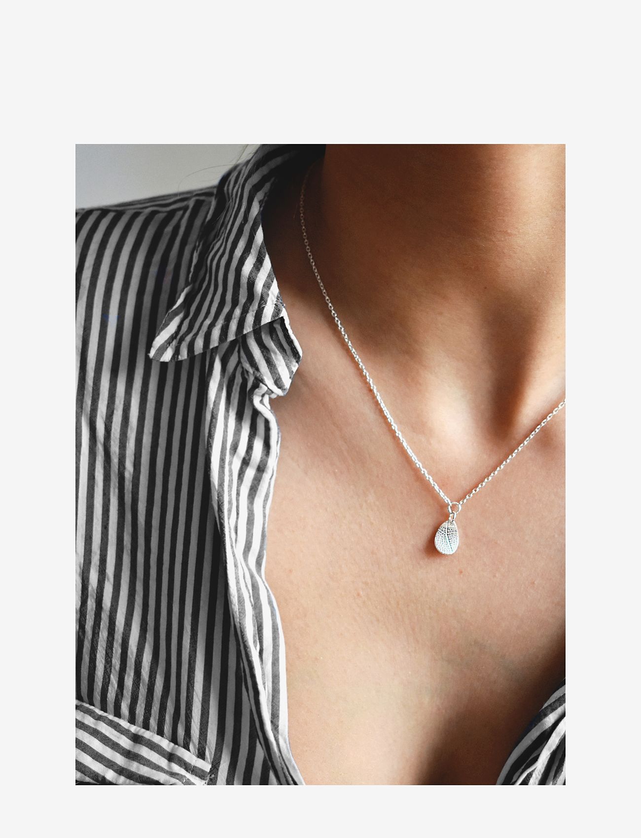 Drakenberg Sjölin - Leaf drop necklace - halskæder med vedhæng - sterling silver - 1