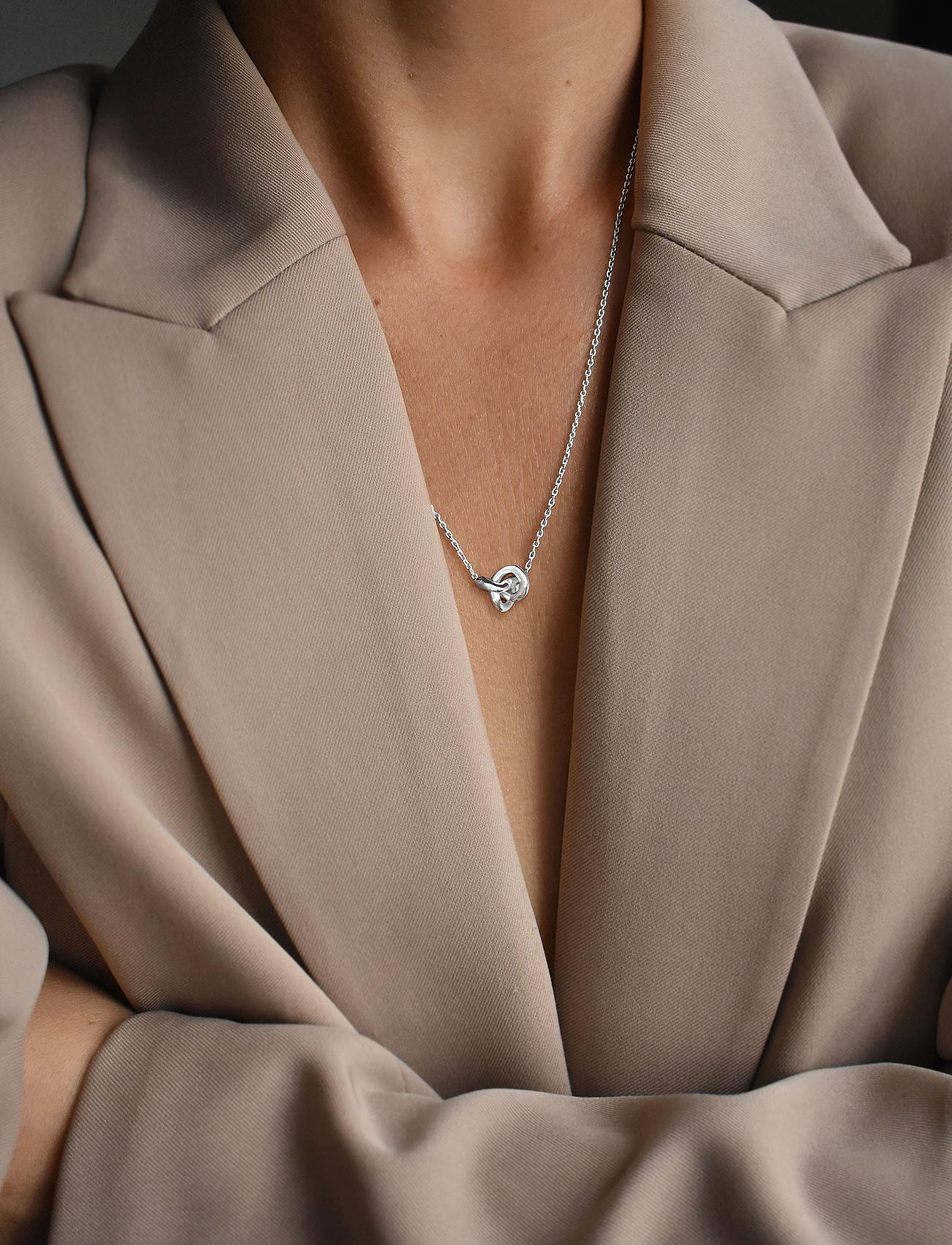 Drakenberg Sjölin - Le Knot necklace - kettingen met hanger - sterling silver - 2