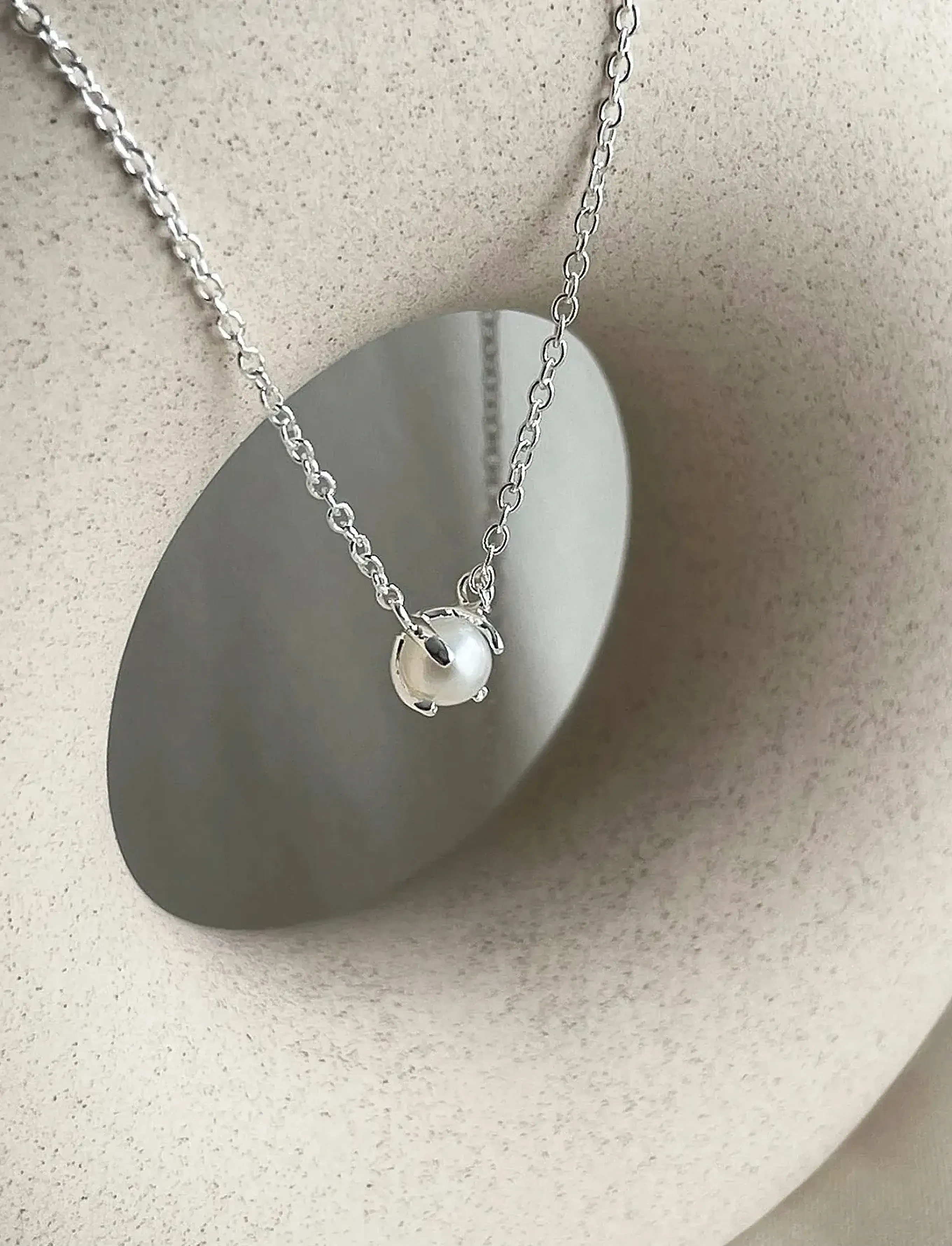 Drakenberg Sjölin - Petite Pearl necklace - halskjeder med anheng - sterling silver - 4