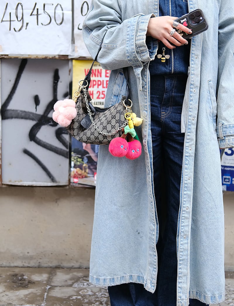 DRM-LND - Fluffy cherry - schlüsselanhänger - red - 0