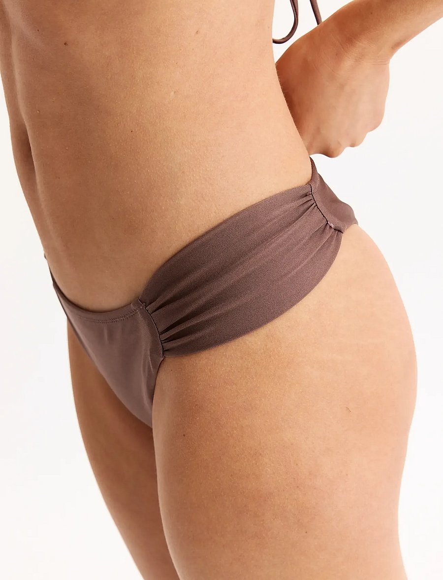 Drop of Mindfulness - SWIM RUCHED BIKINI BOTTOM - sportsbadetøj - satin coconut brown - 4