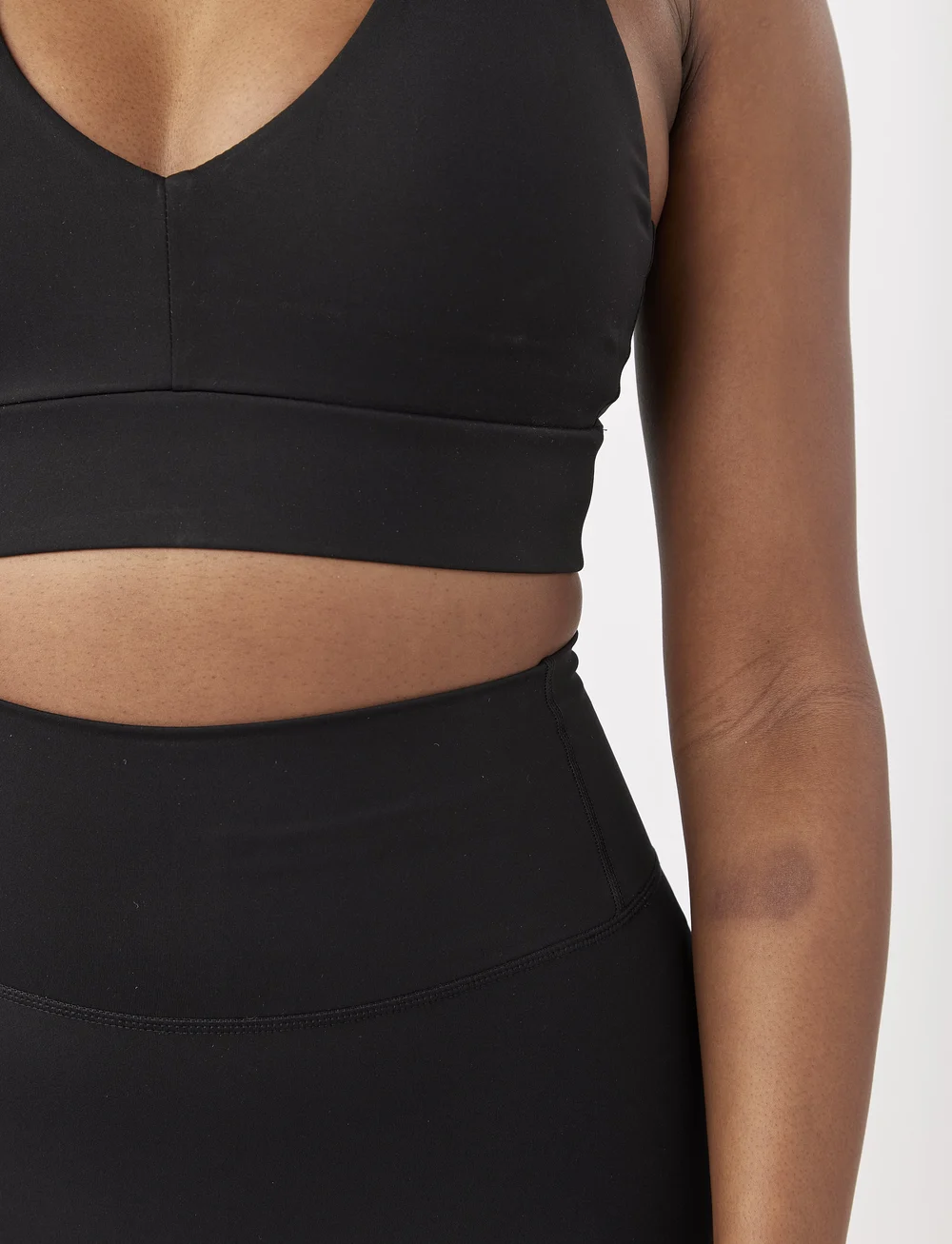 Drop of Mindfulness Low V Neck Bra Sport BHs Boozt