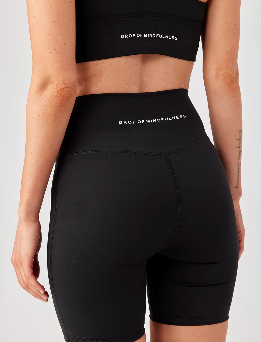 Drop of Mindfulness - ULTIMATE BIKE SHORTS - tights - black - 4