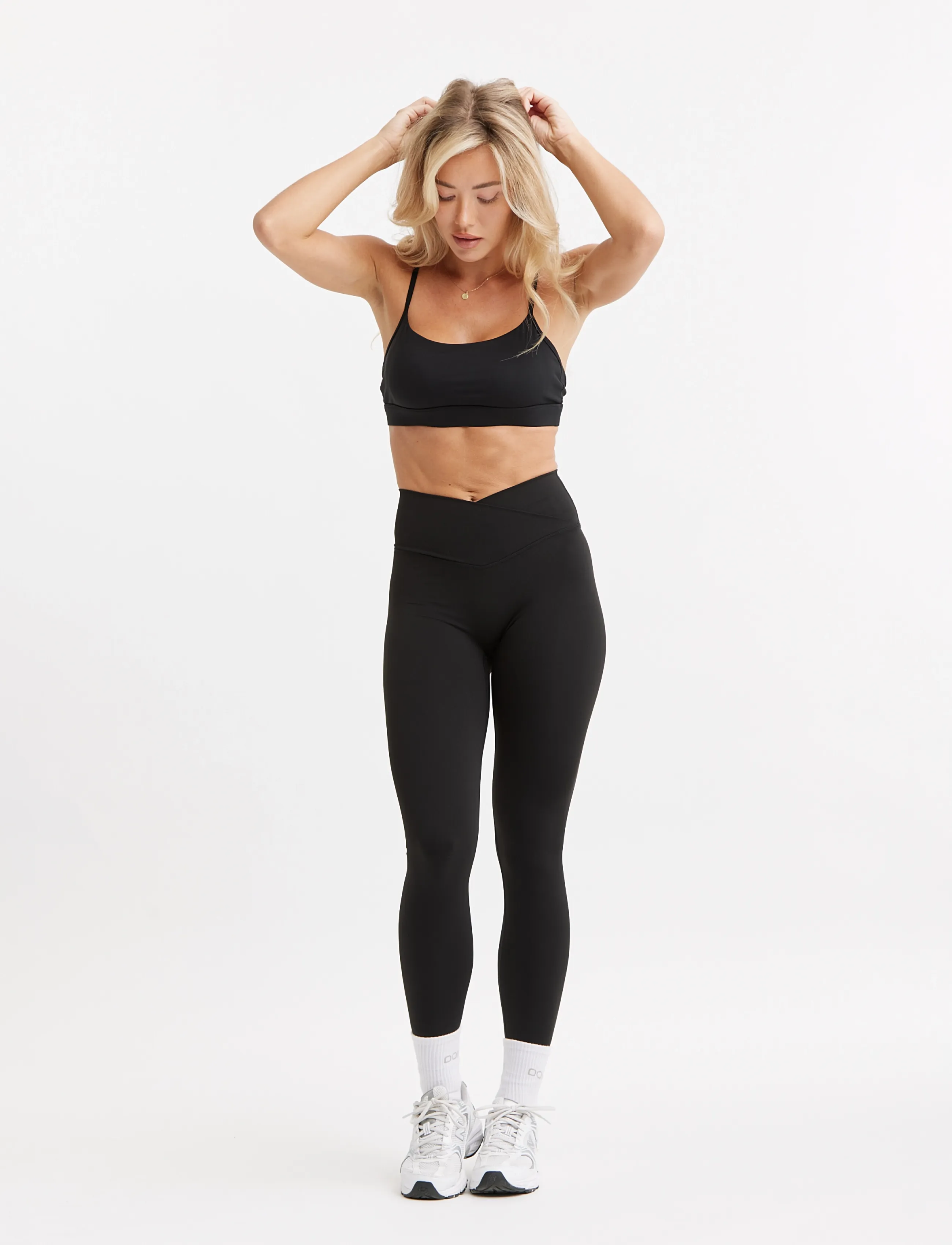 Drop of Mindfulness - ULTIMATE MINI STRAP BRA - medium støtte - black - 3