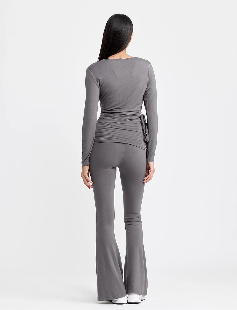 Drop of Mindfulness - FOLDING WAISTBAND FLARE - byxor - grayisch - 5