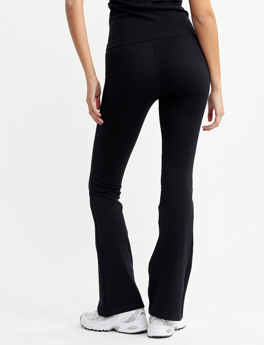 Drop of Mindfulness - SEAMLESS FLARE TIGHTS - täyspitkä - black - 3