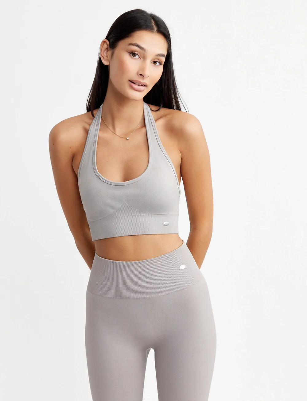 Drop of Mindfulness - SEAMLESS HALTER NECK BRA - mittlerer halt - greige - 0
