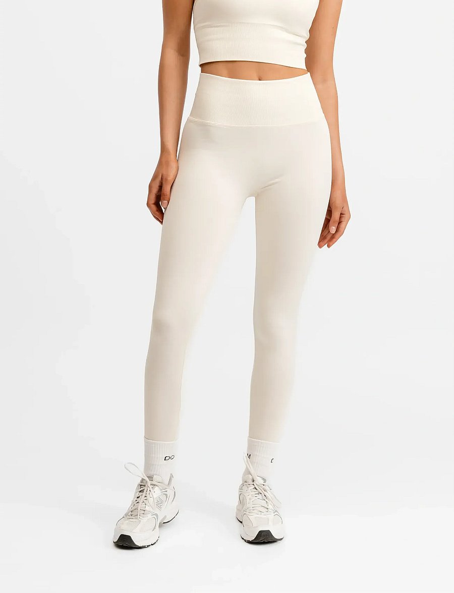 Drop of Mindfulness - SEAMLESS SCRUNCH TIGHTS - collants d'entraînement - cream white - 0