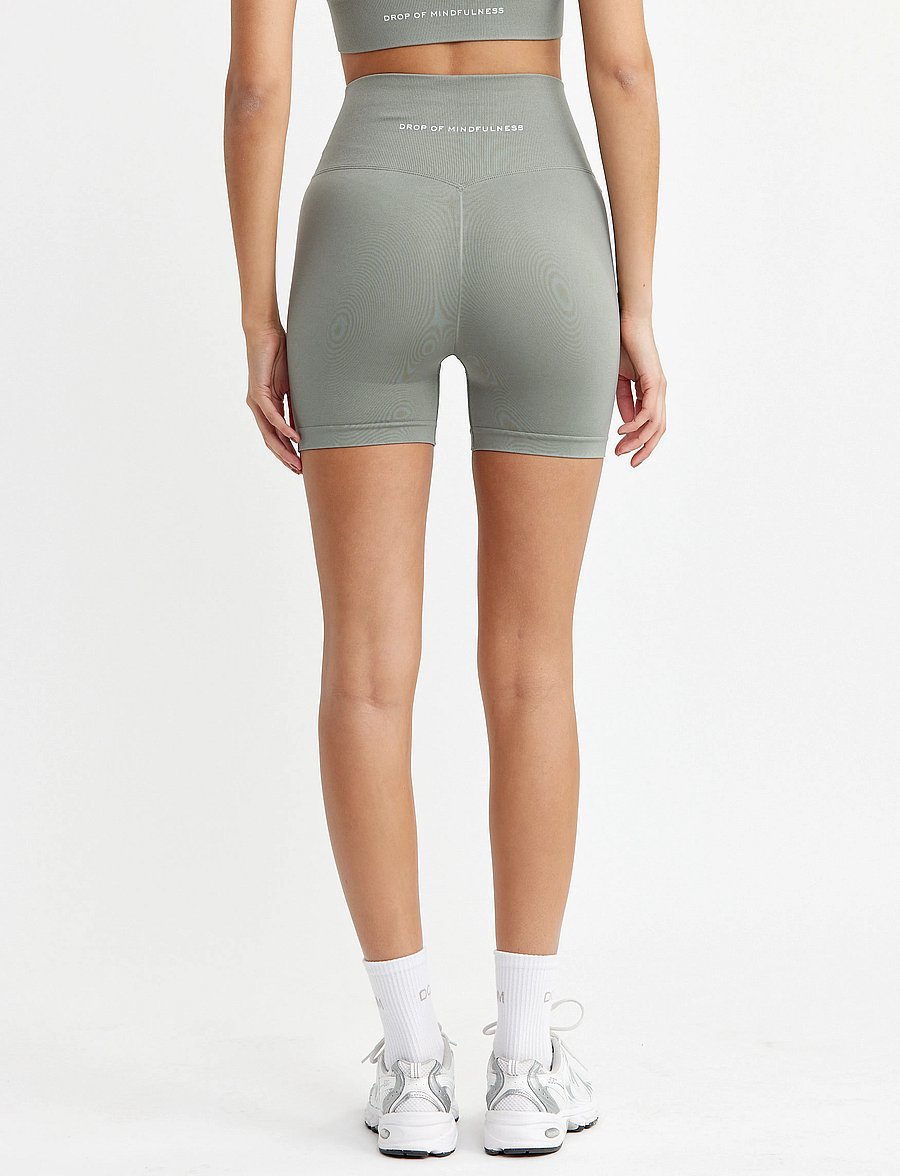 Drop of Mindfulness - SESH BIKE SHORTS - 1/2 länge - vintage khaki - 2