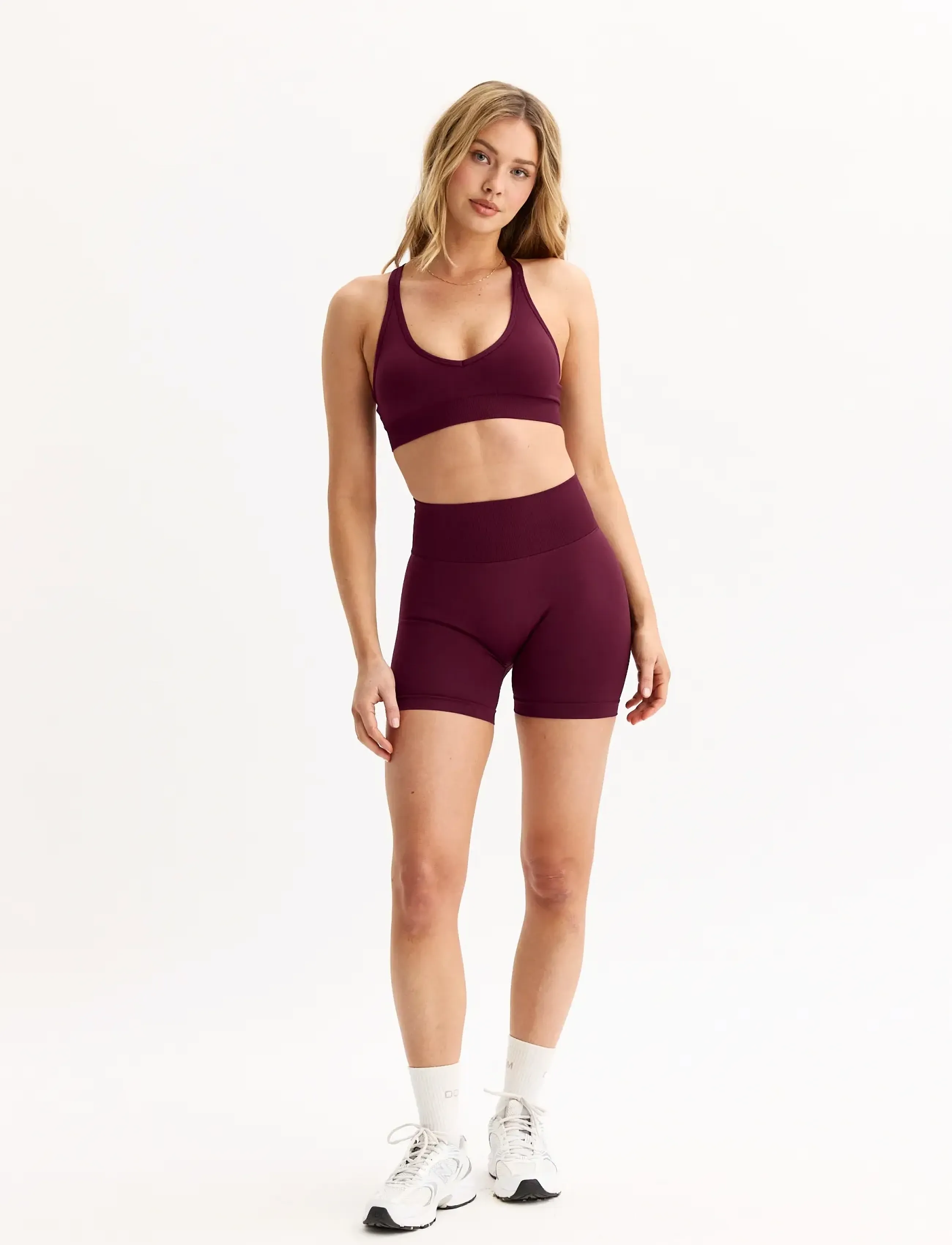 Drop of Mindfulness - SIGNATURE SEAMLESS BIKE SHORTS - chaussures de course - cherry lacquer - 4