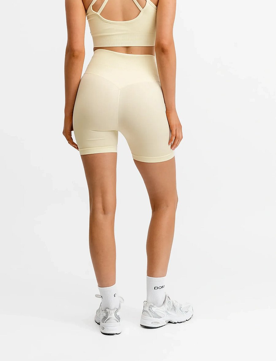 Drop of Mindfulness - SIGNATURE SEAMLESS BIKE SHORTS - chaussures de course - light yellow - 3