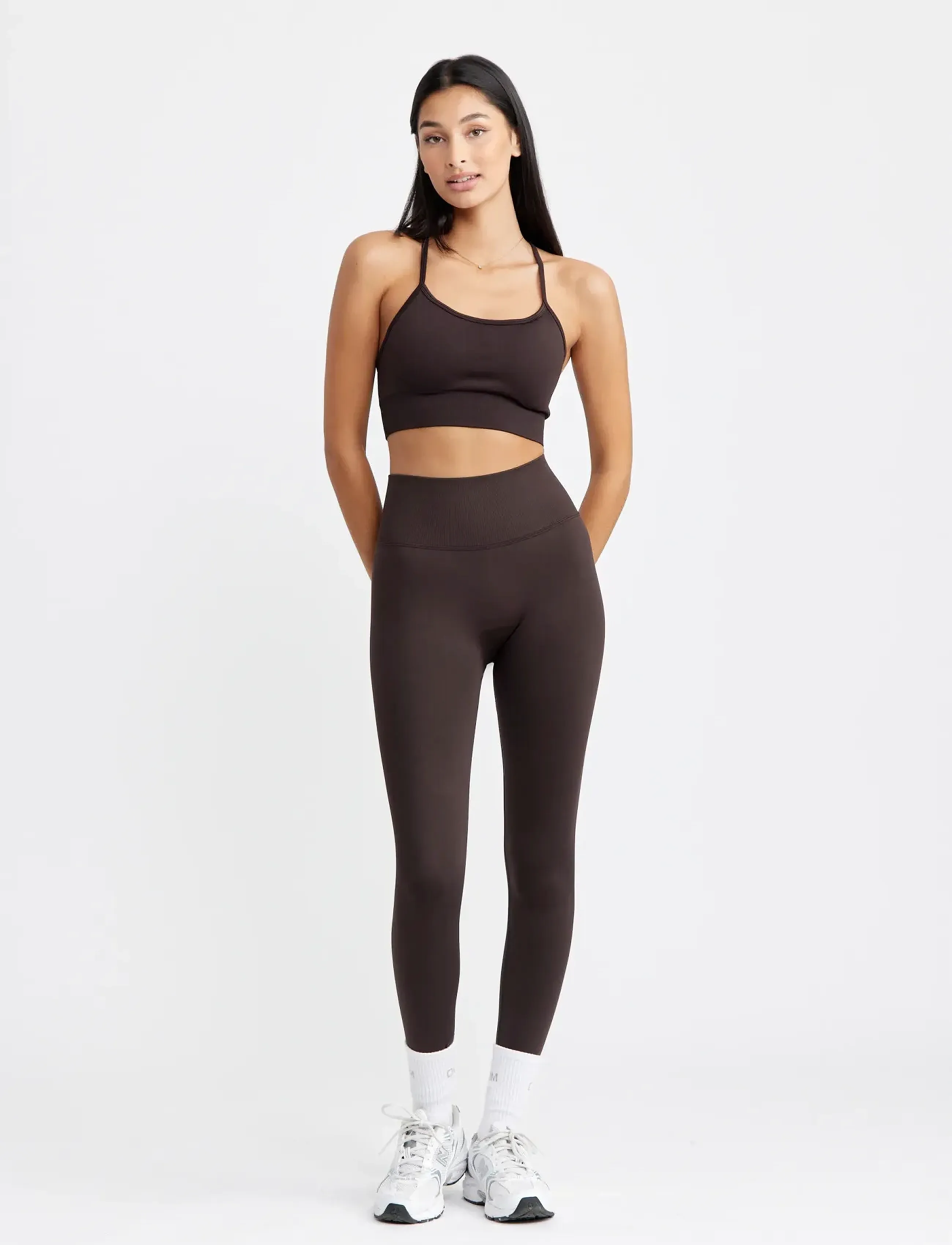 Drop of Mindfulness - SIGNATURE SEAMLESS BRA - soutiens-gorge de sport - dark brown - 4