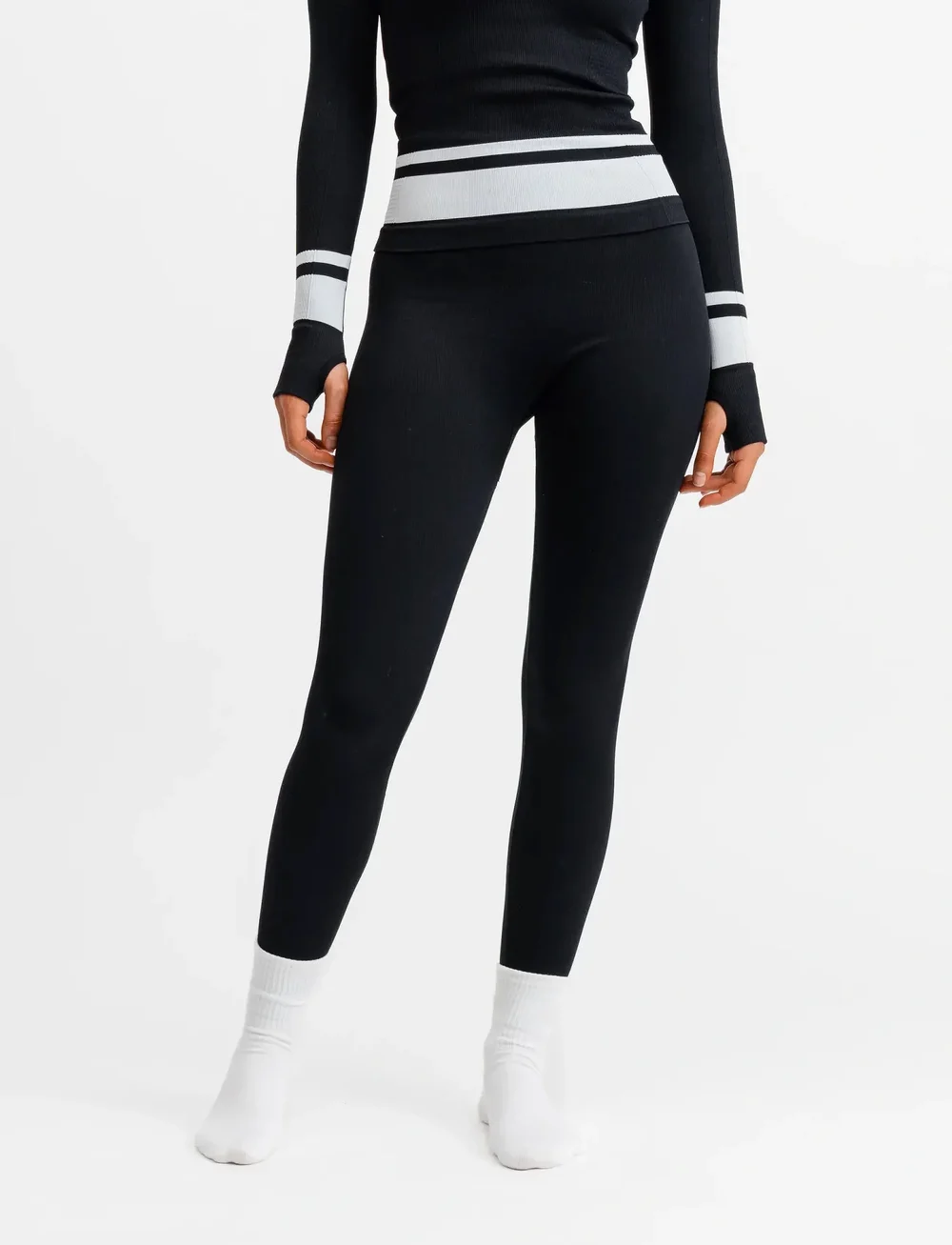 Drop of Mindfulness - SEAMLESS BASE LAYER TIGHTS - träningstights - black - 0