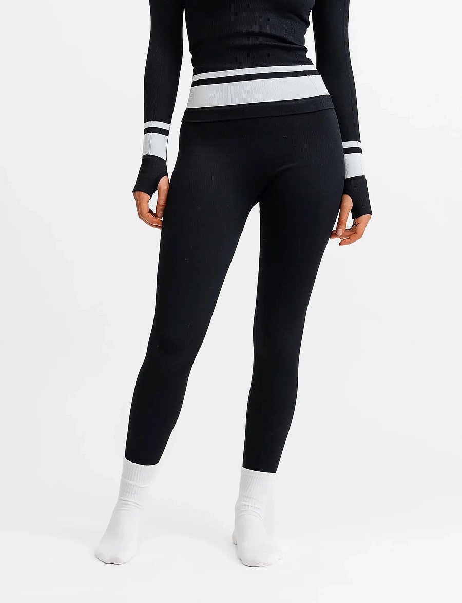 Drop of Mindfulness - SEAMLESS BASE LAYER TIGHTS - seamless tights - black - 0