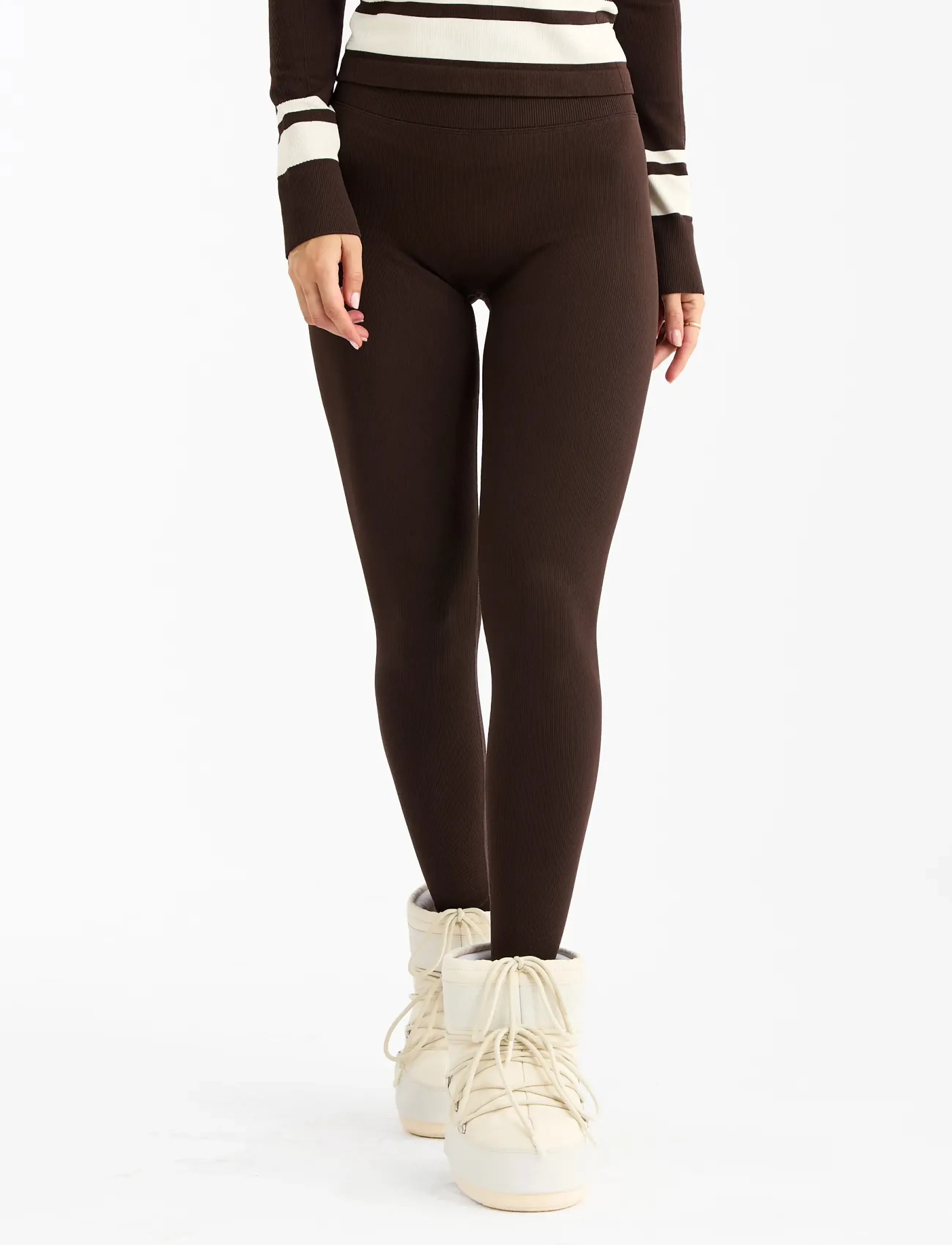 Drop of Mindfulness - SEAMLESS BASE LAYER TIGHTS - seamless tights - dark brown - 0